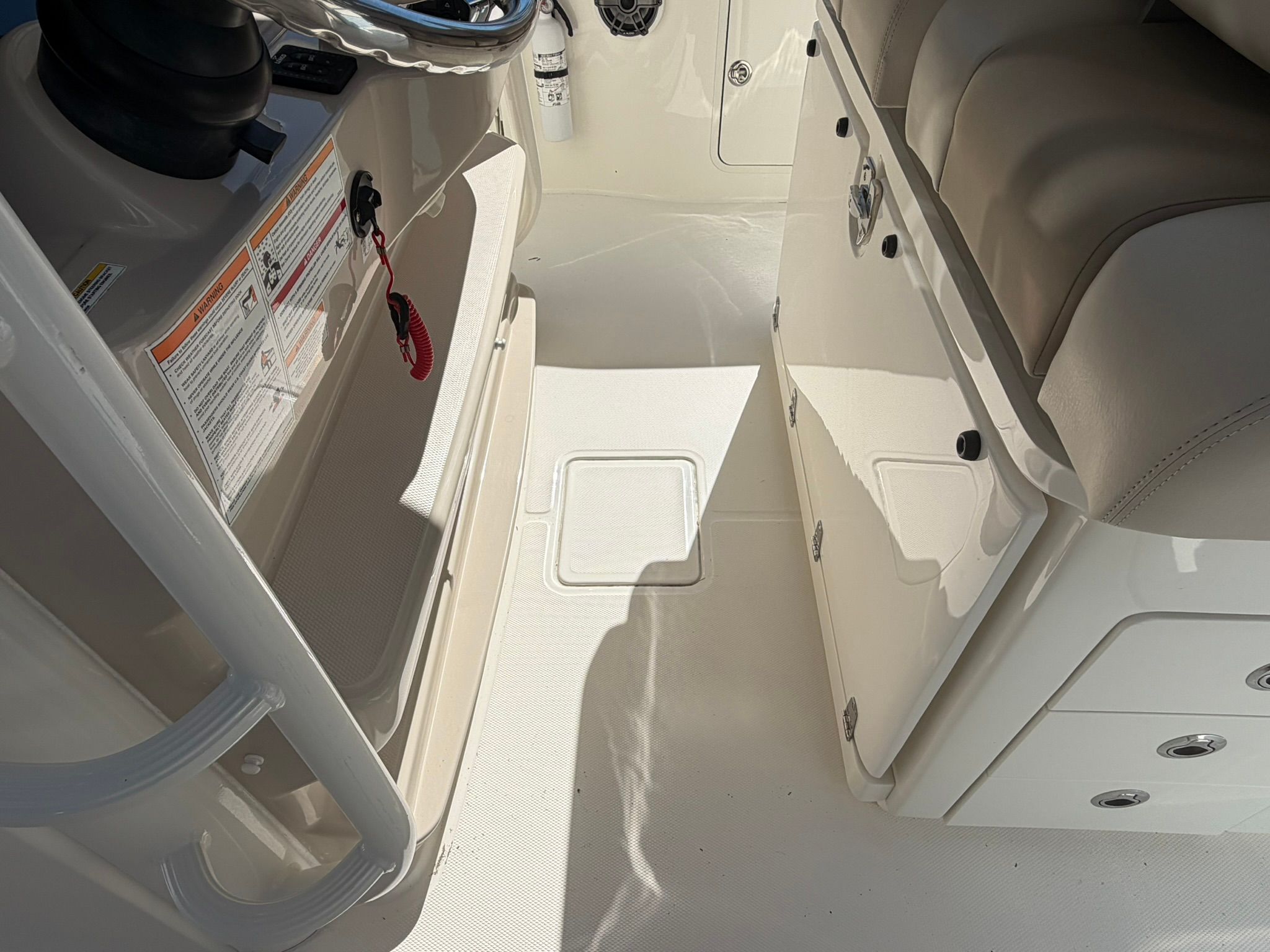 2024 Boston Whaler 330 Outrage - 24