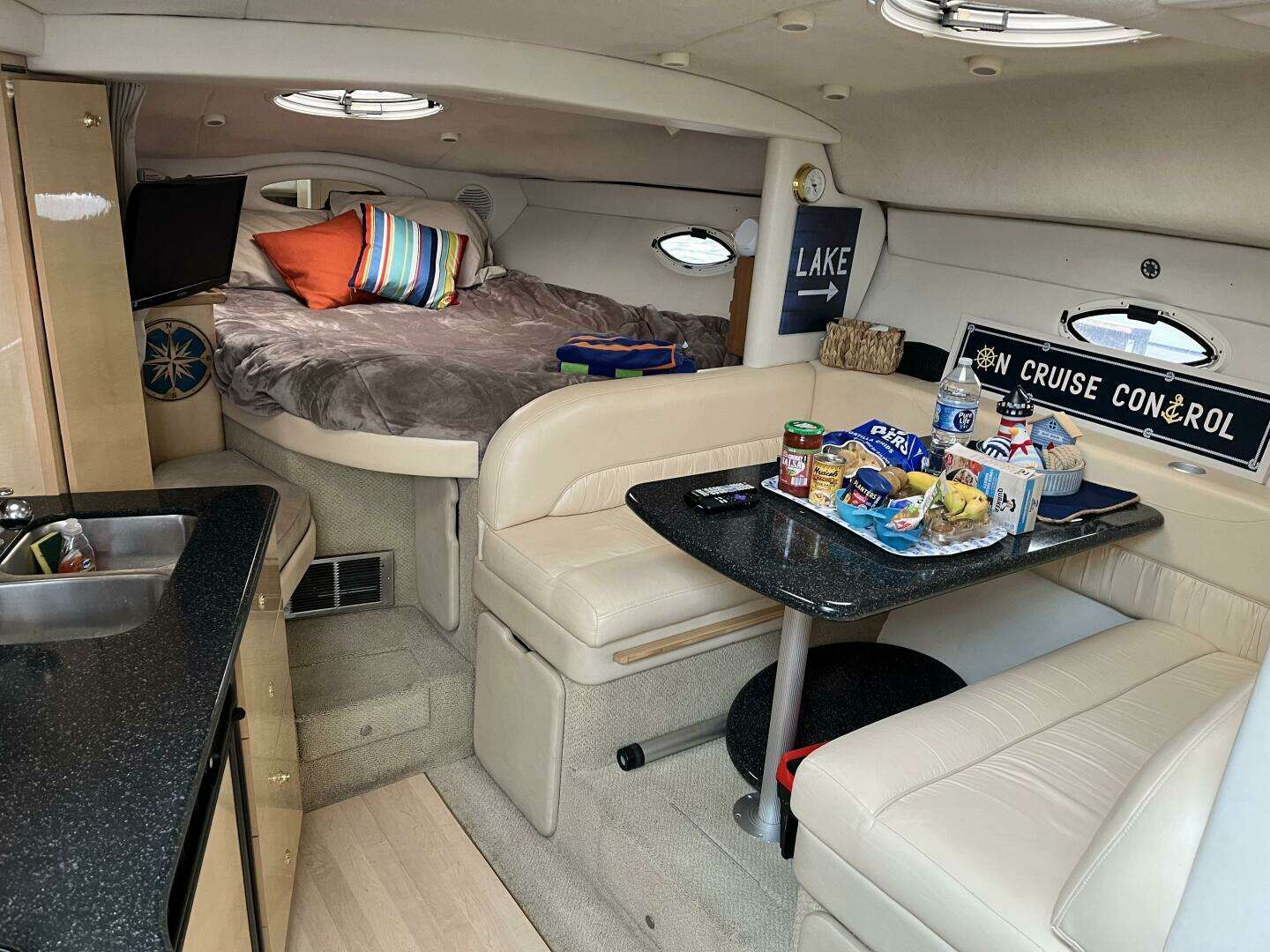 2001 Maxum 3300 SCR - Image 8