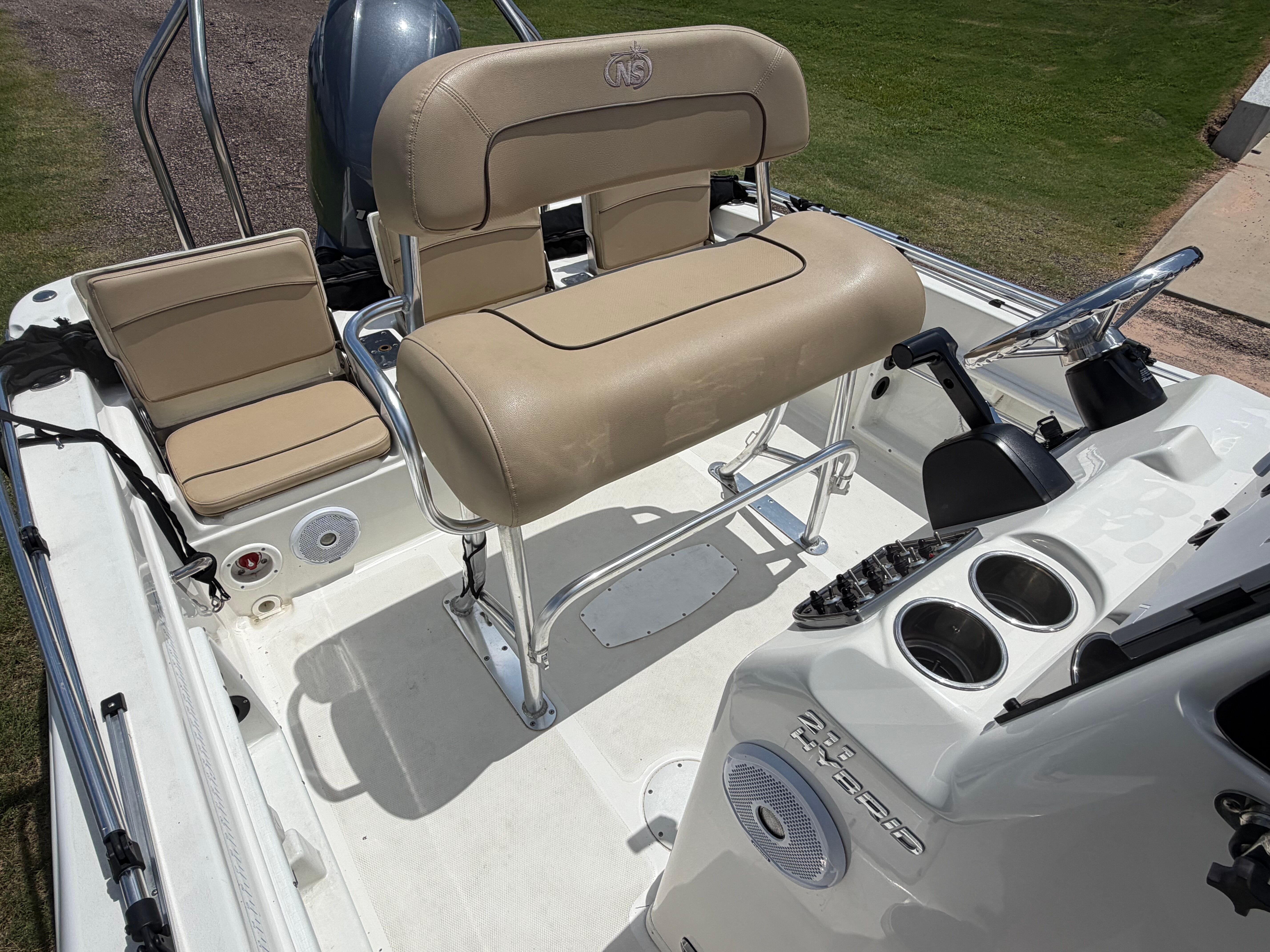 2020 NAUTICSTAR 211 HYBRID DLX - Image 13