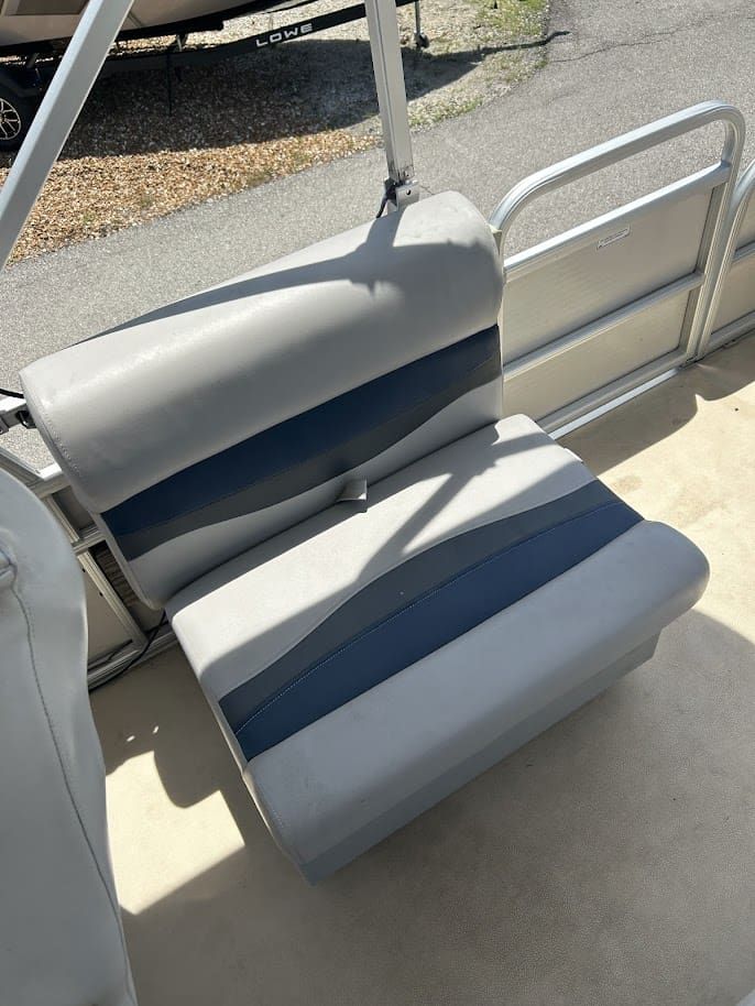 2003 Godfrey 2400F - 9