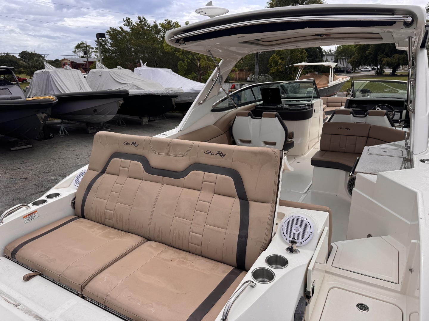 2016 Sea Ray 350 SLX - Image 12