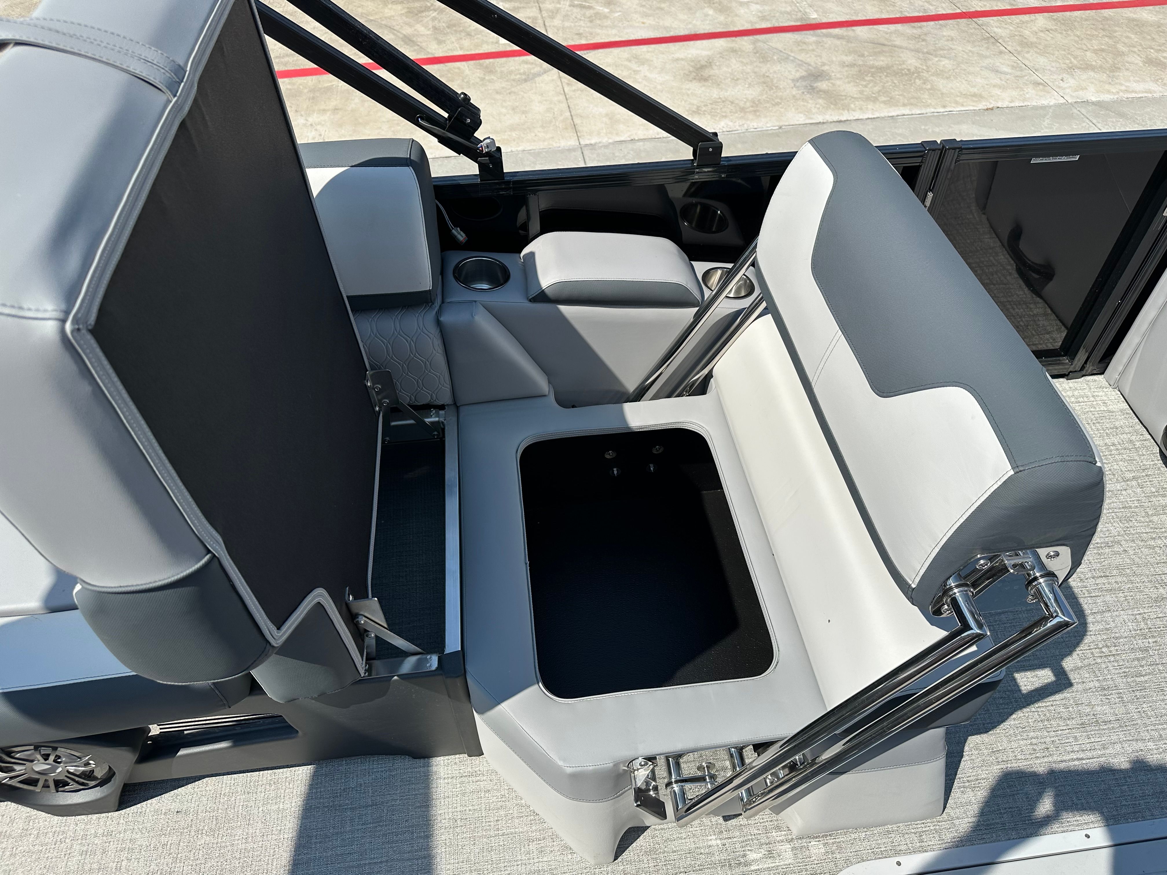 2025 Avalon LSZ Quad Lounge Shift - 23' - 37