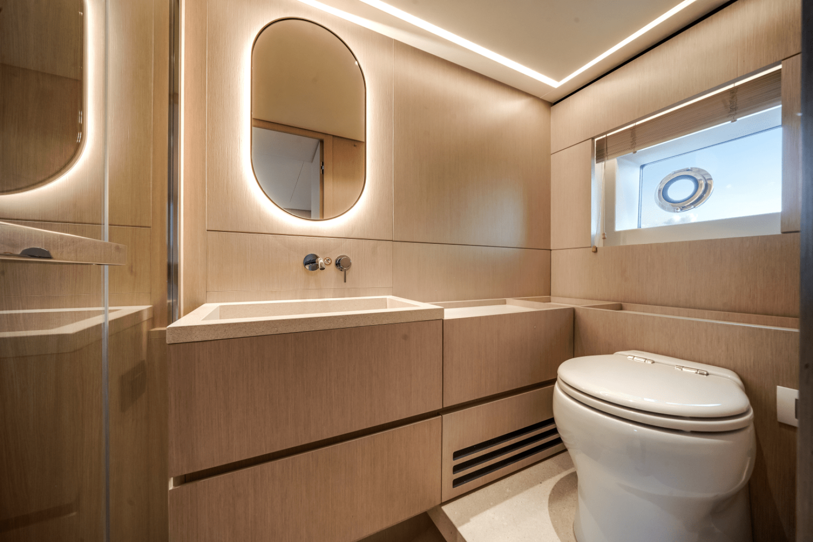 2025 Azimut Seadeck 6 - Image 44