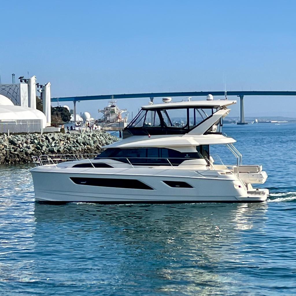 2017 Aquila 44 Yacht