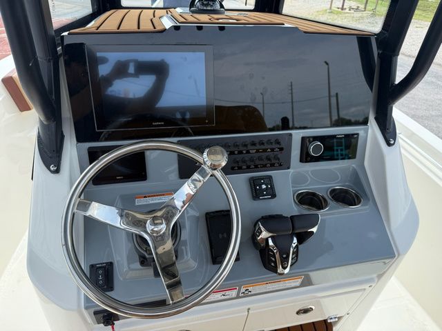 2027 Cobia 245 Center Console - 9