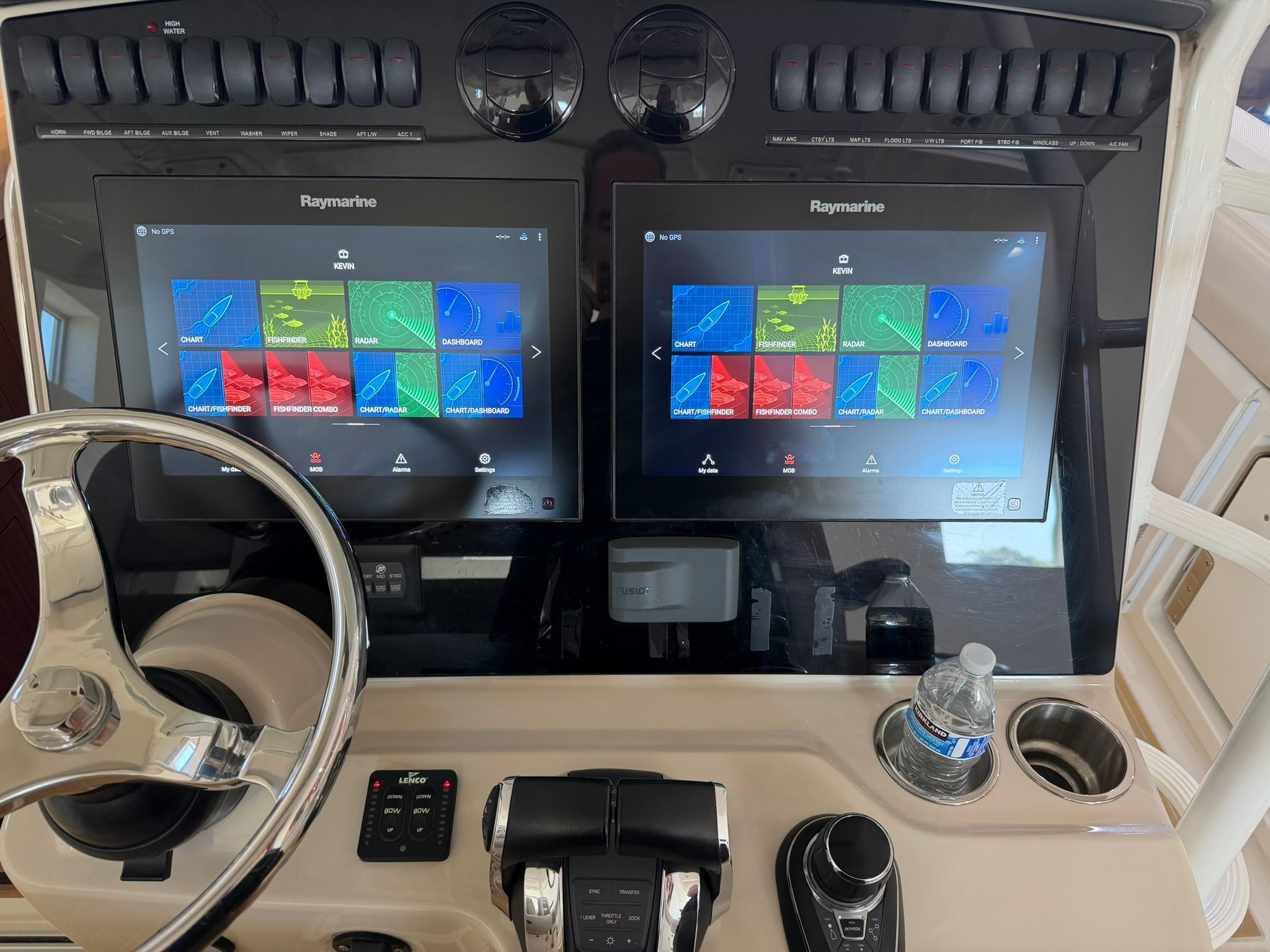 2018 Boston Whaler 380 Outrage - 60