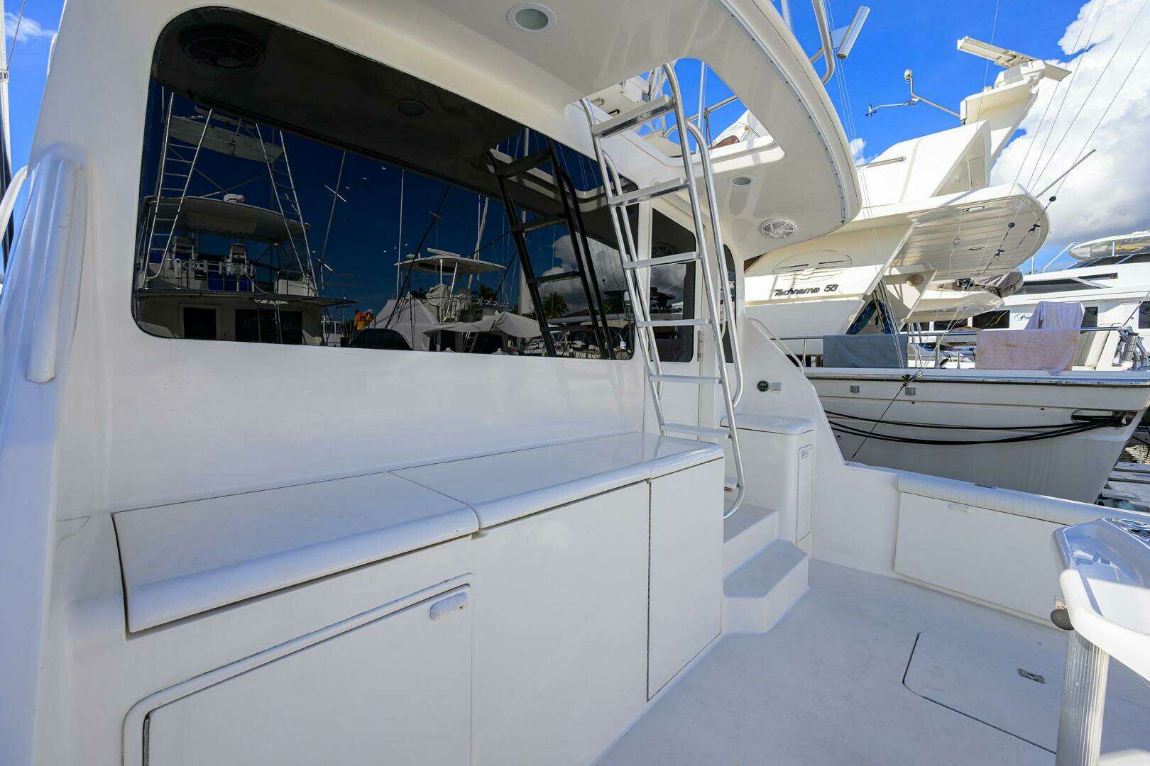 2001 Ocean Yachts 56 Super Sport - Image 8