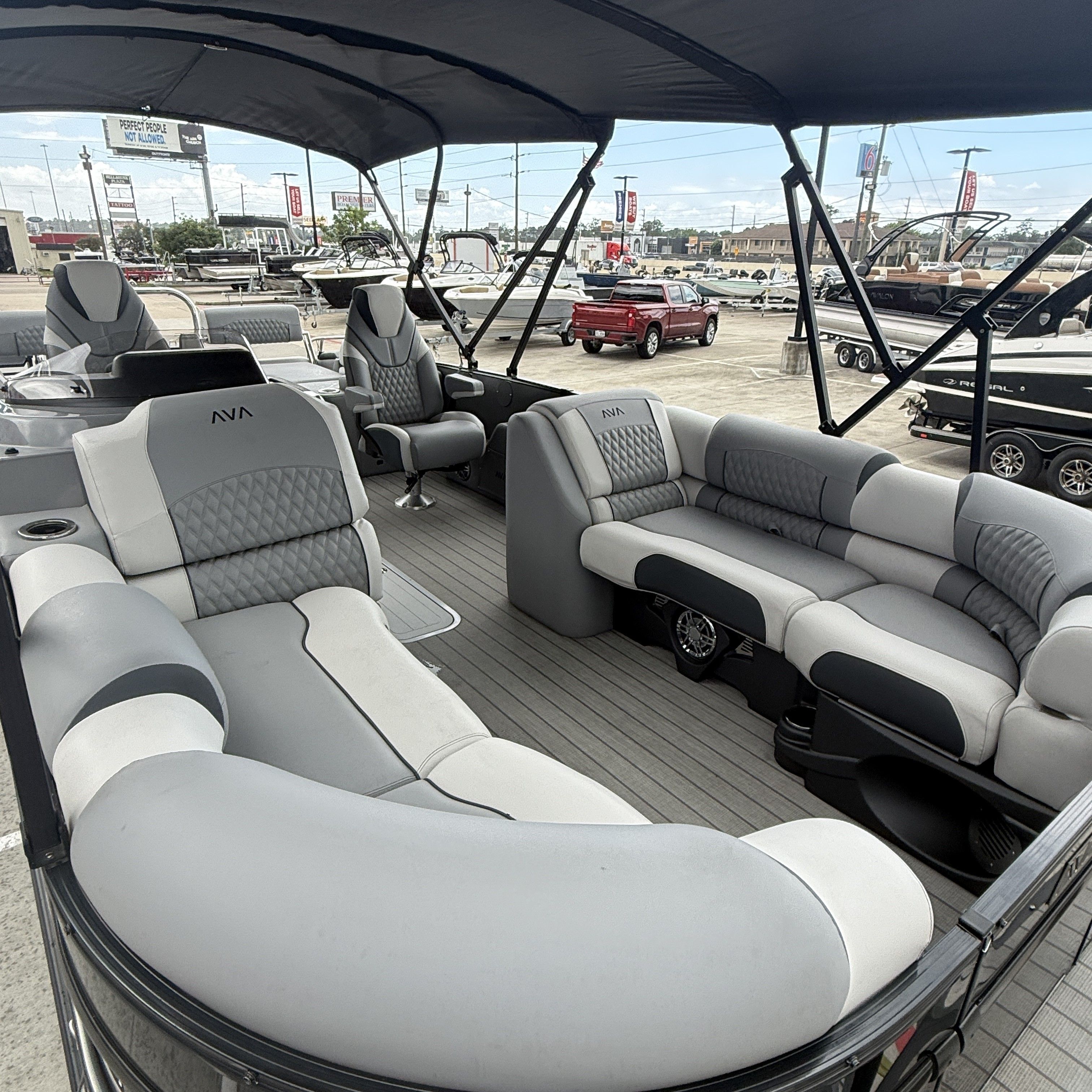 2026 Avalon Catalina Quad Lounge Shift - 23' - 11
