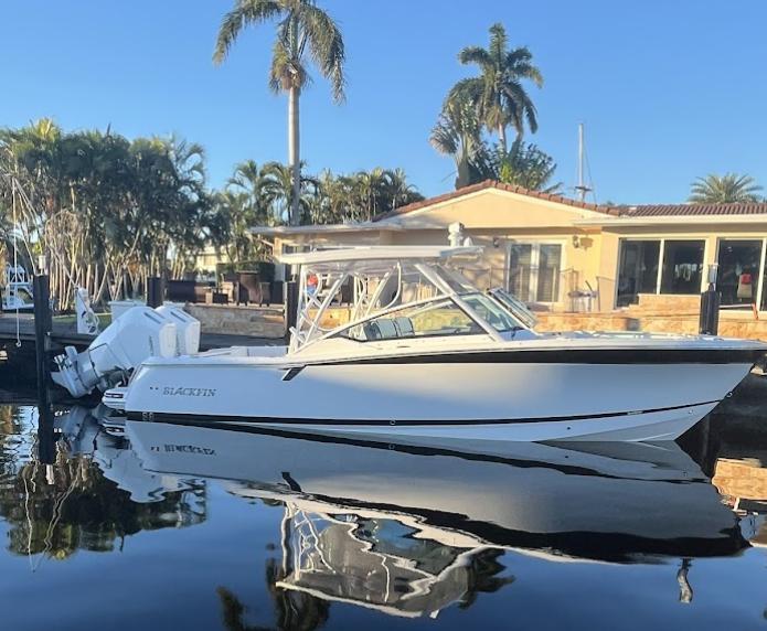2023 Blackfin 302 DC