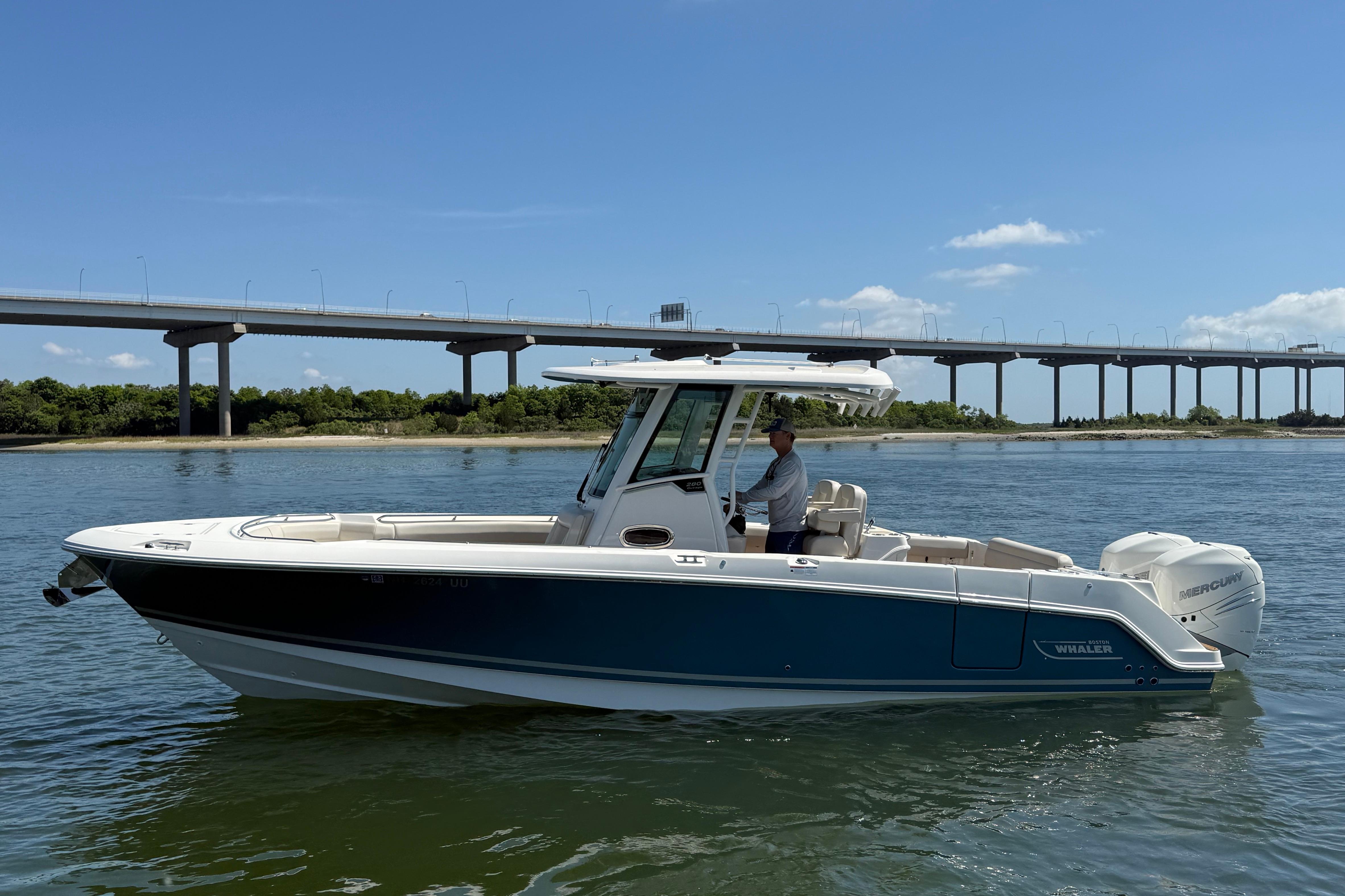 2023 Boston Whaler 280 Outrage