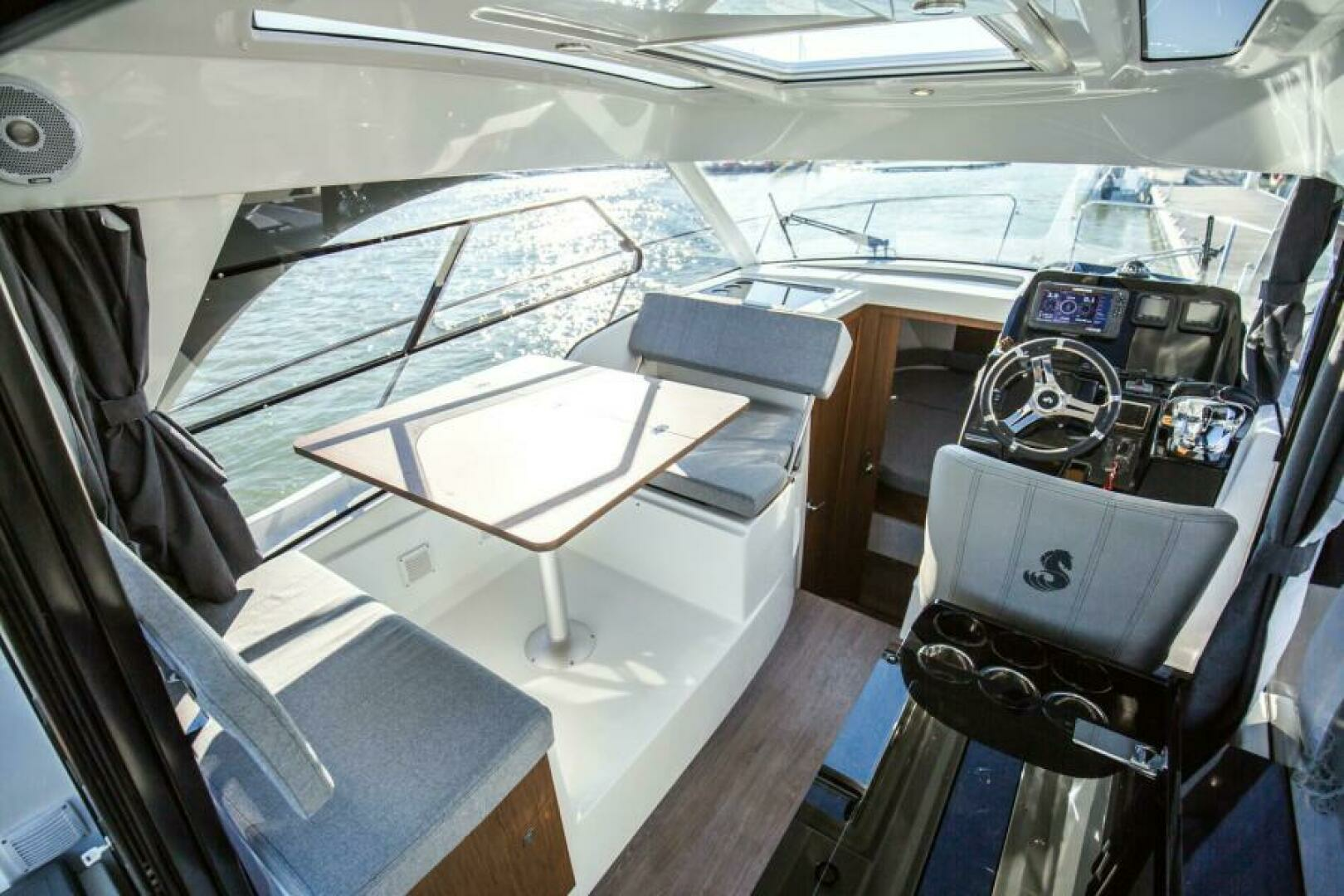 2025 Beneteau Antares 9 - Image 11