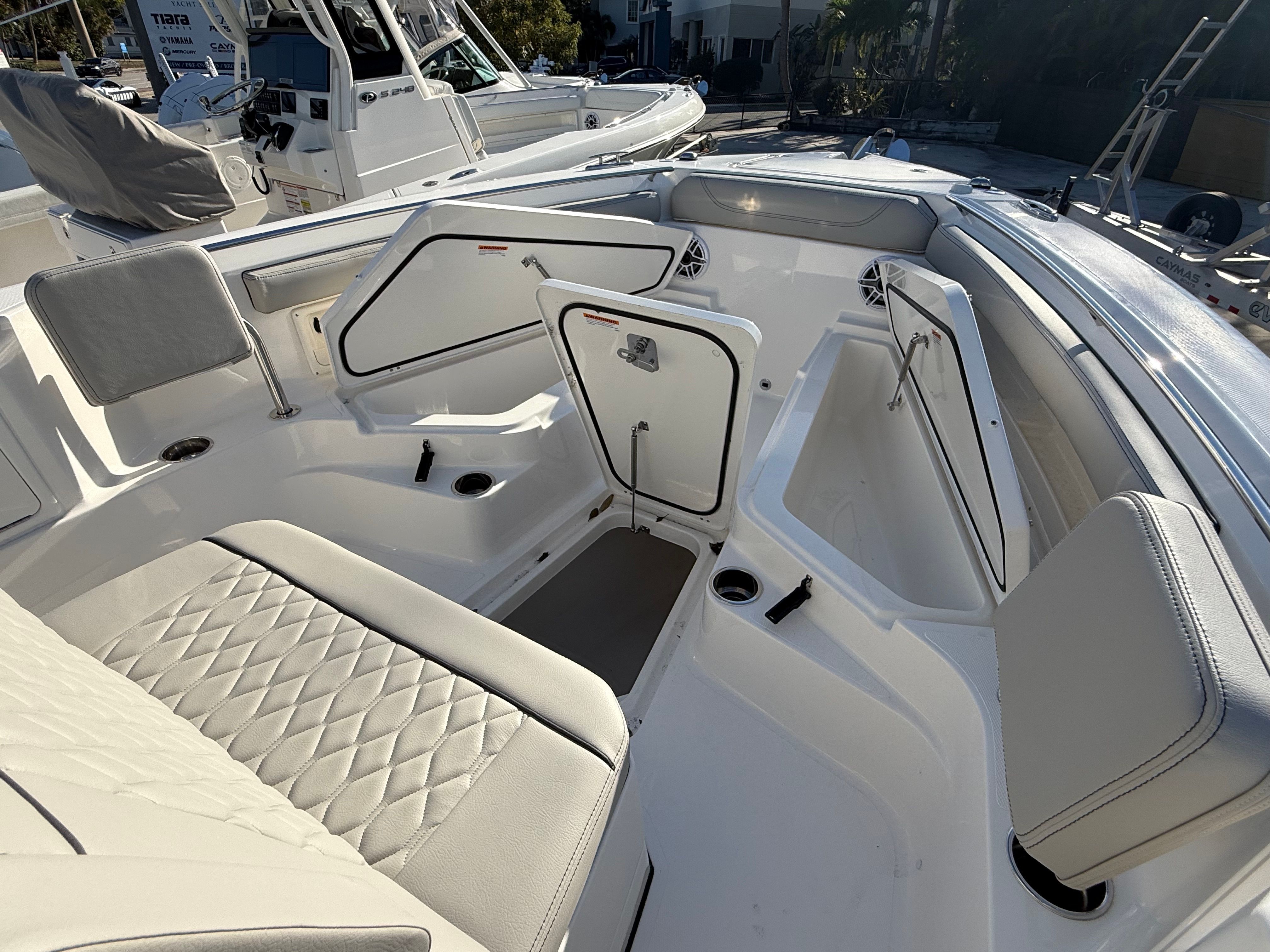 2026 PURSUIT 248 S - Image 12