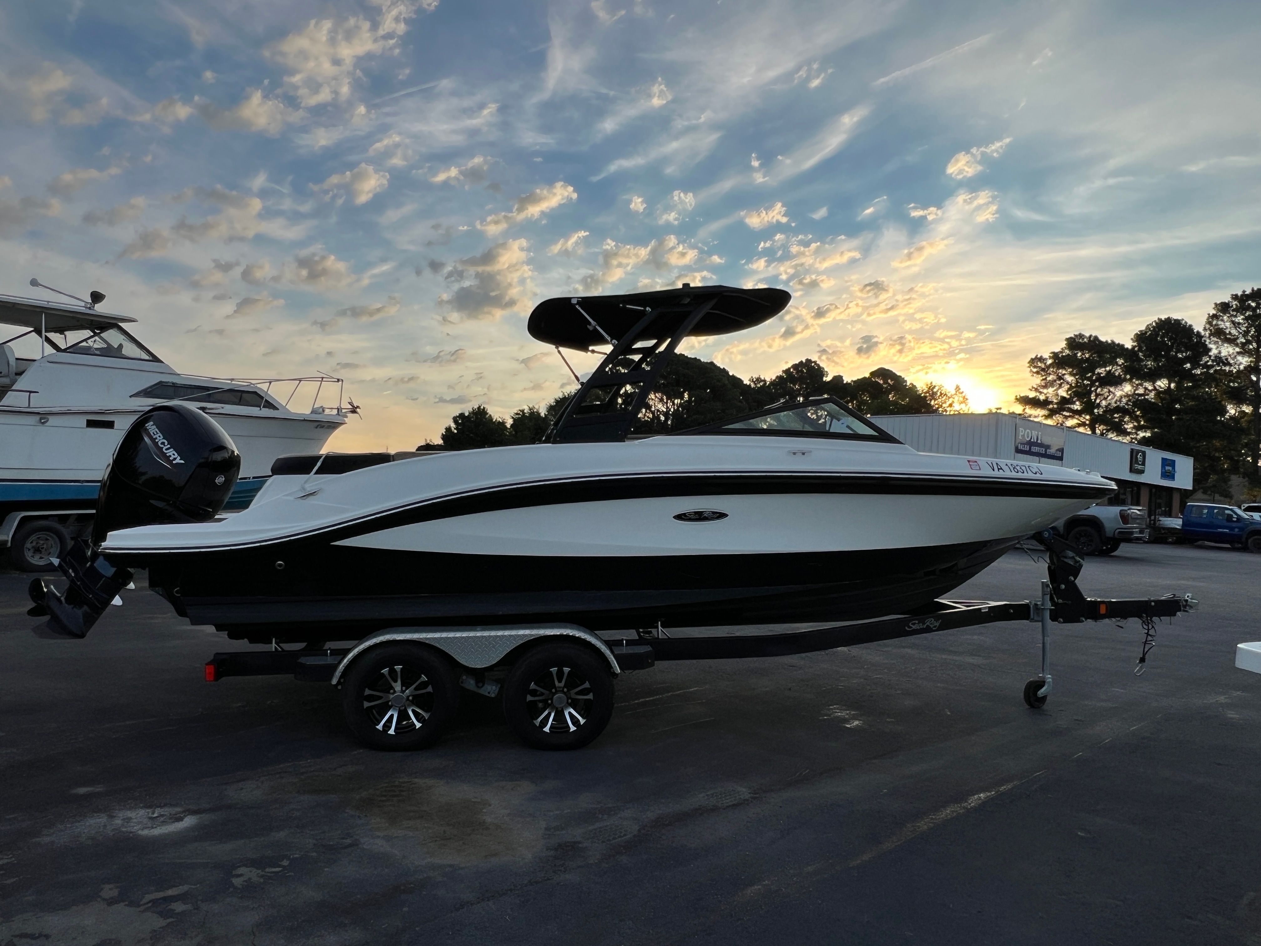 2022 Sea Ray SPX 210 Outboard - 5