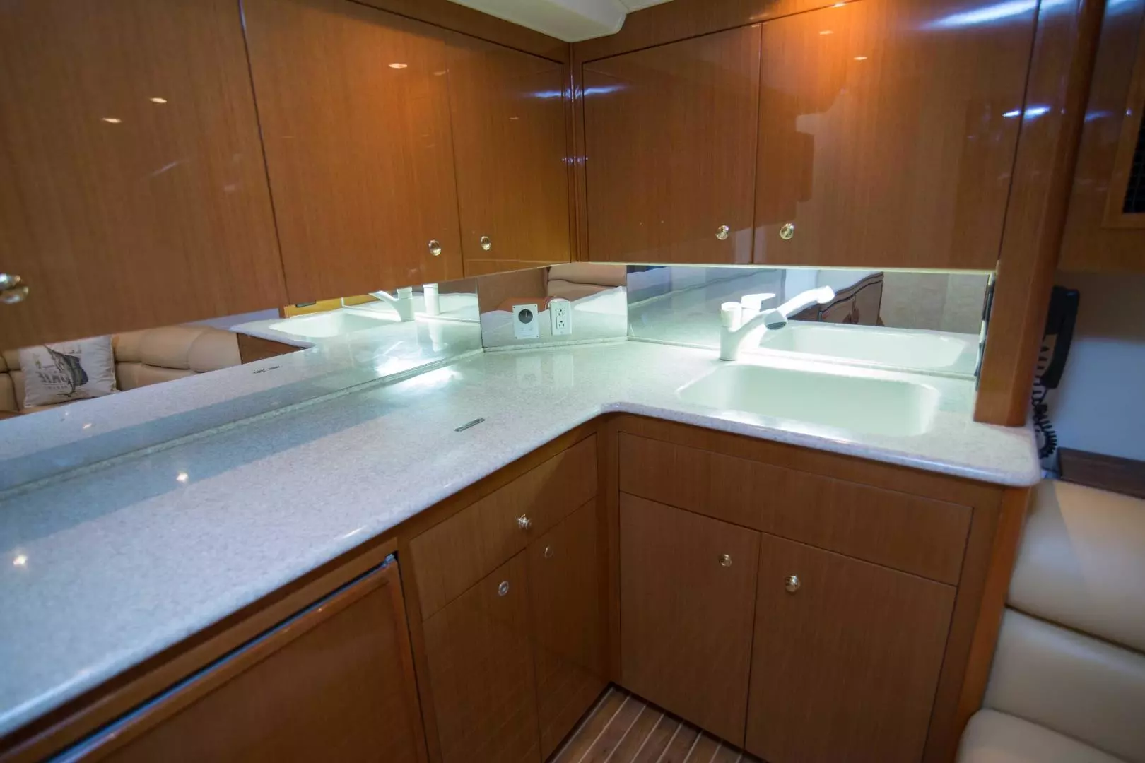 2001 Viking 50 Express - Image 7