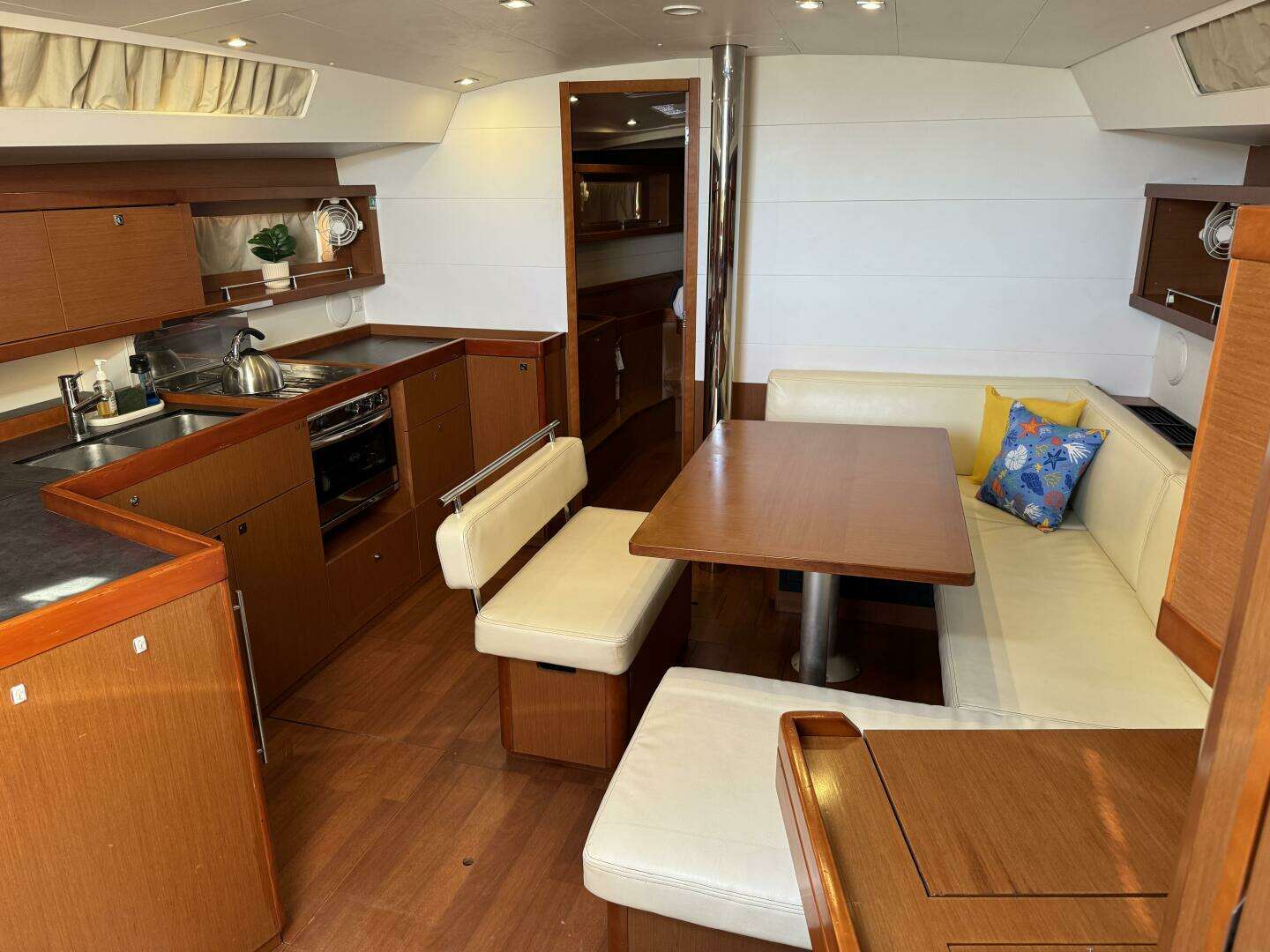 2016 Beneteau Oceanis 45 - Image 26