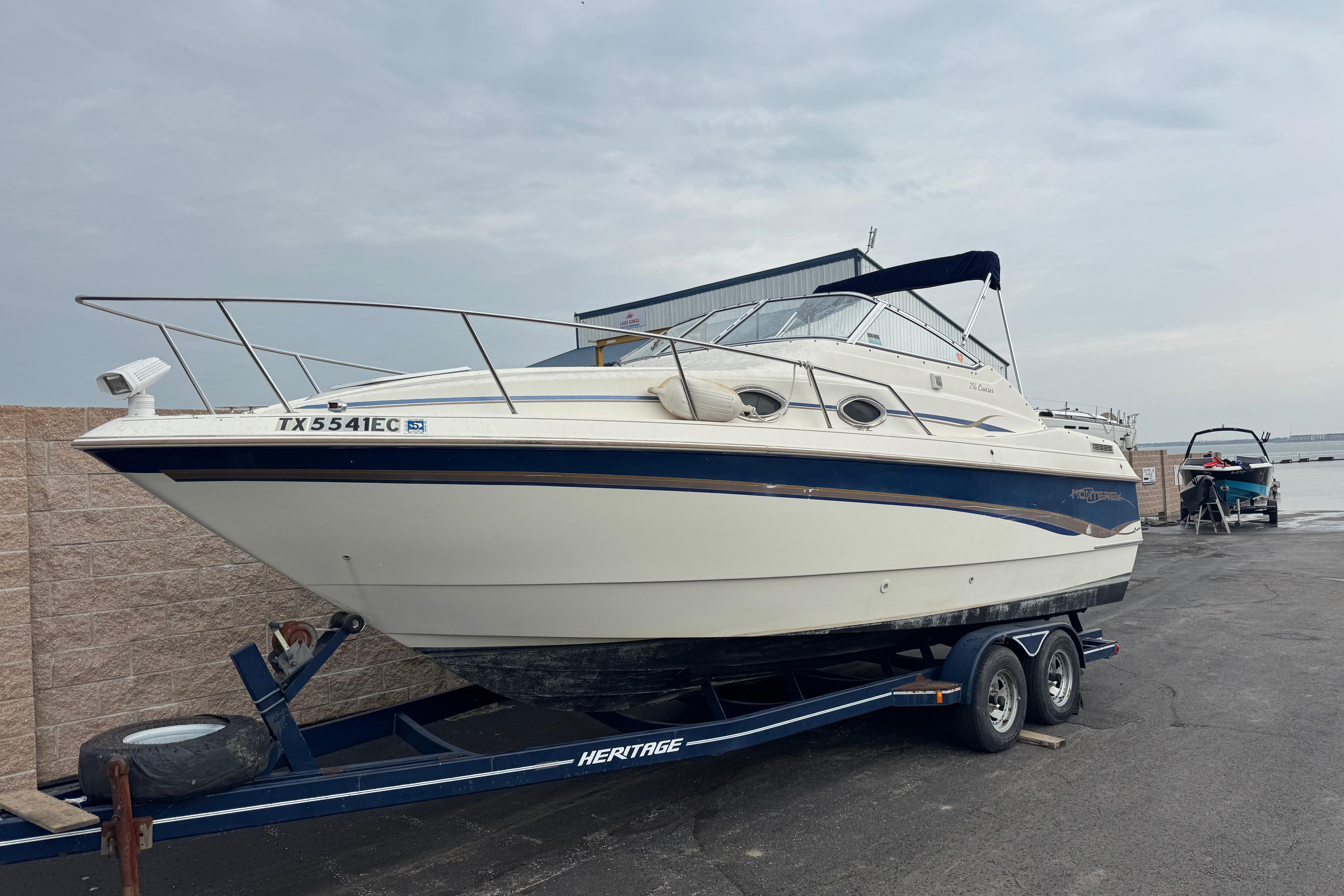 1997 Monterey 256 Cruiser