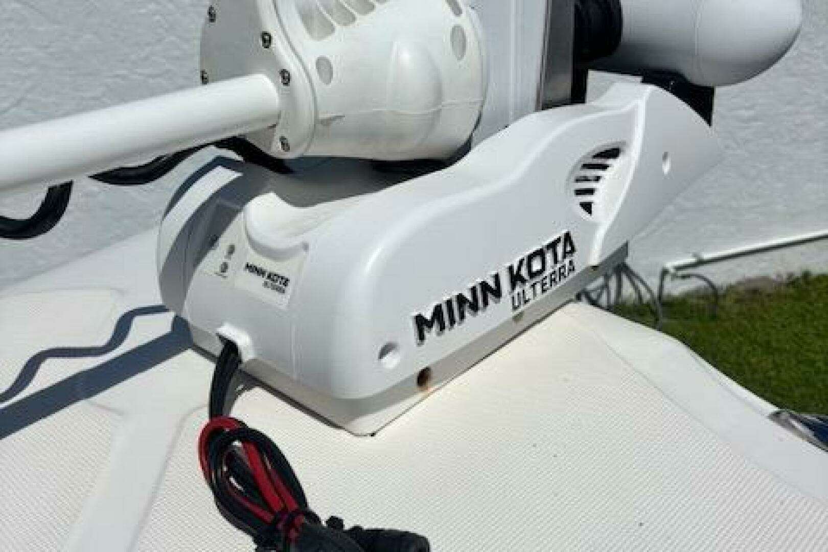 2018 Century 2600 Center Console - Image 17