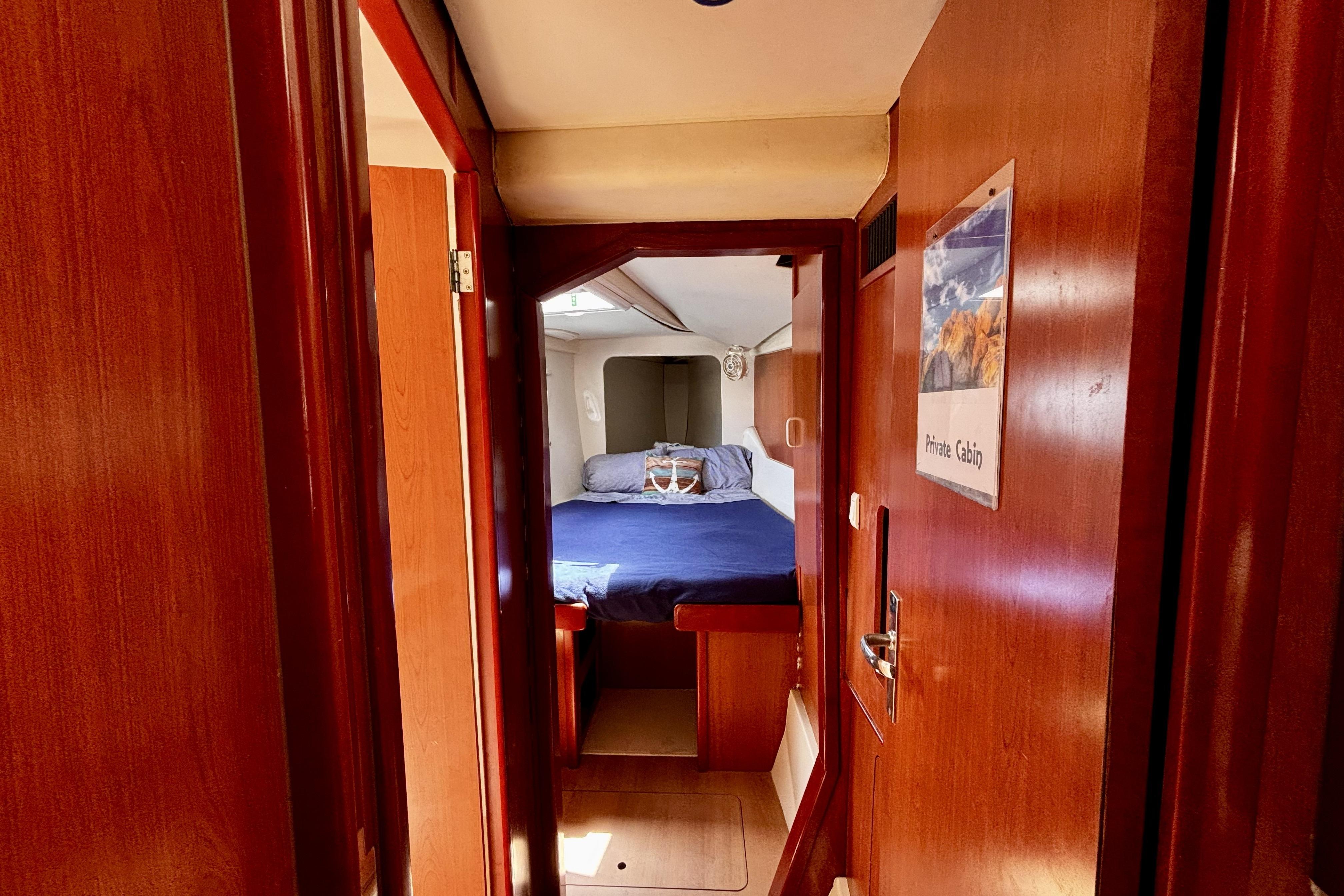 2012 Catamaran Leopard 44 interior
