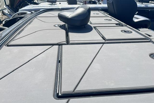 2026 Nitro Z20 XL boat deck with seating and storage compartments.