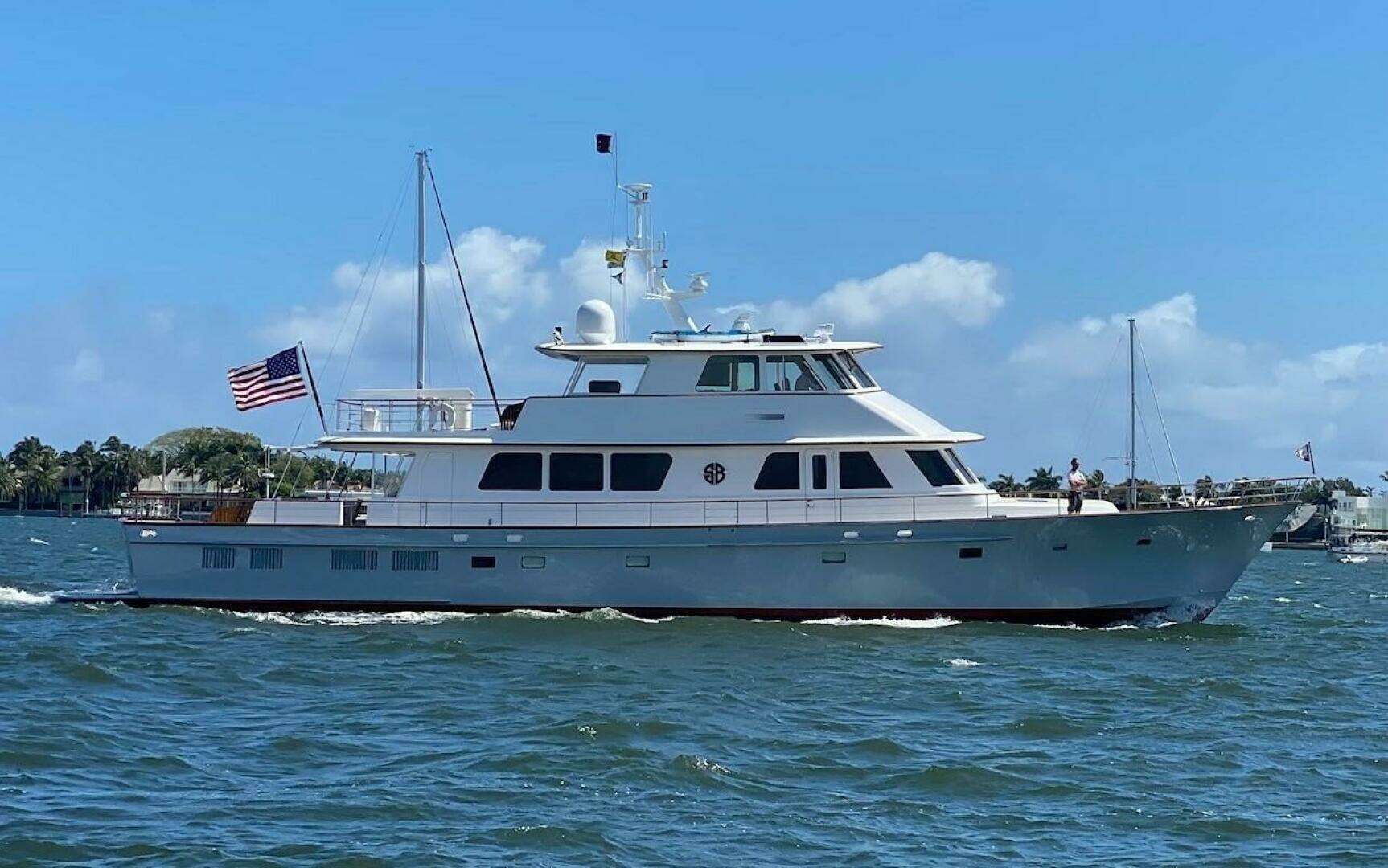 2003 New England Boatworks Enclosed Raised Pilothouse - Image 4