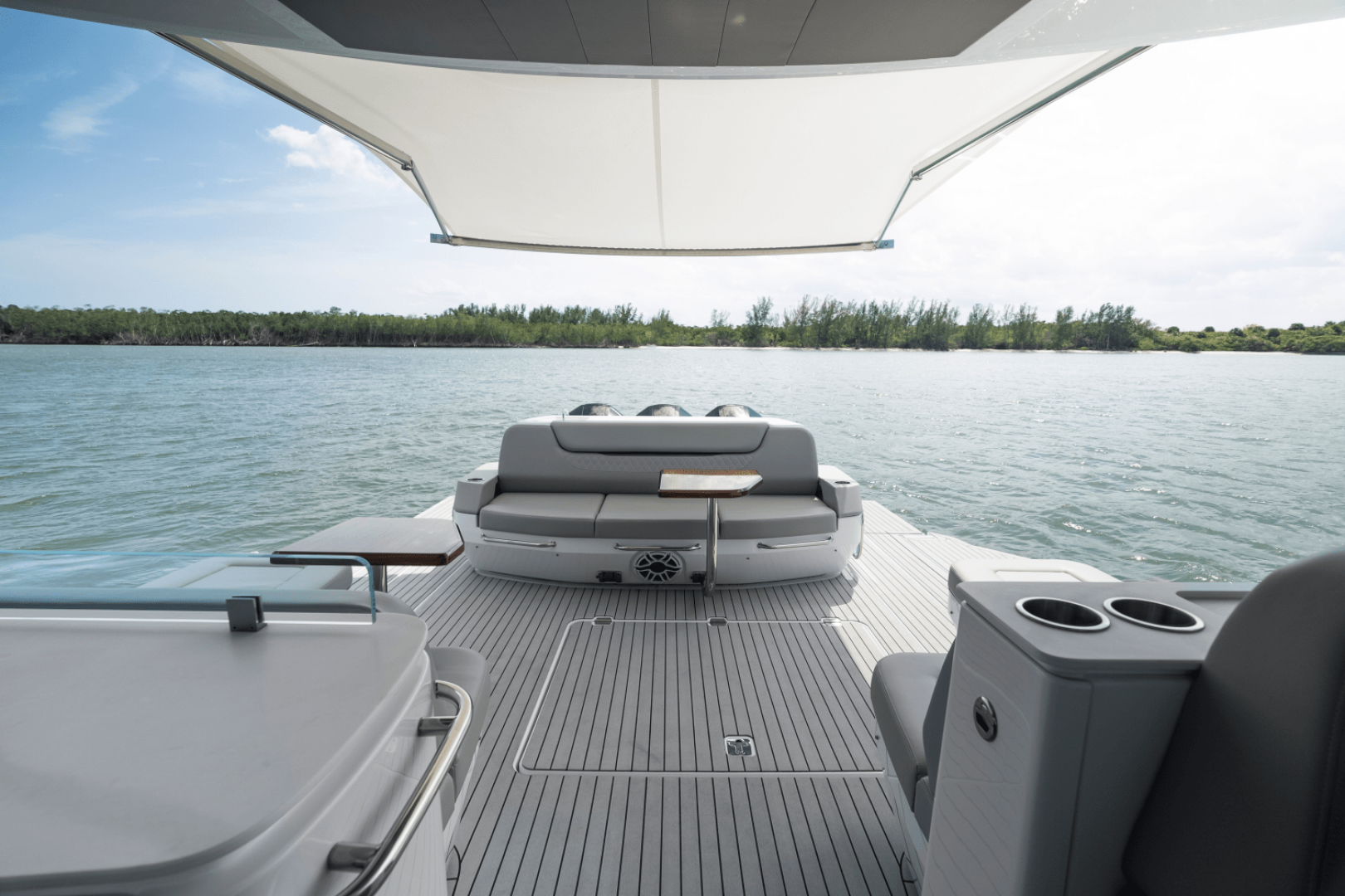 2026 Cruisers Yachts 50GLS OB - Image 74