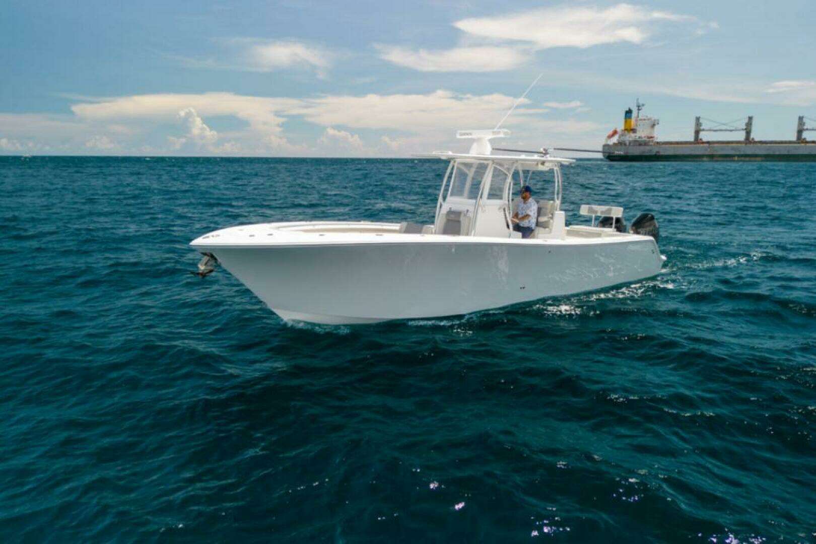 2026 Front Runner 33 Center Console - Image 2