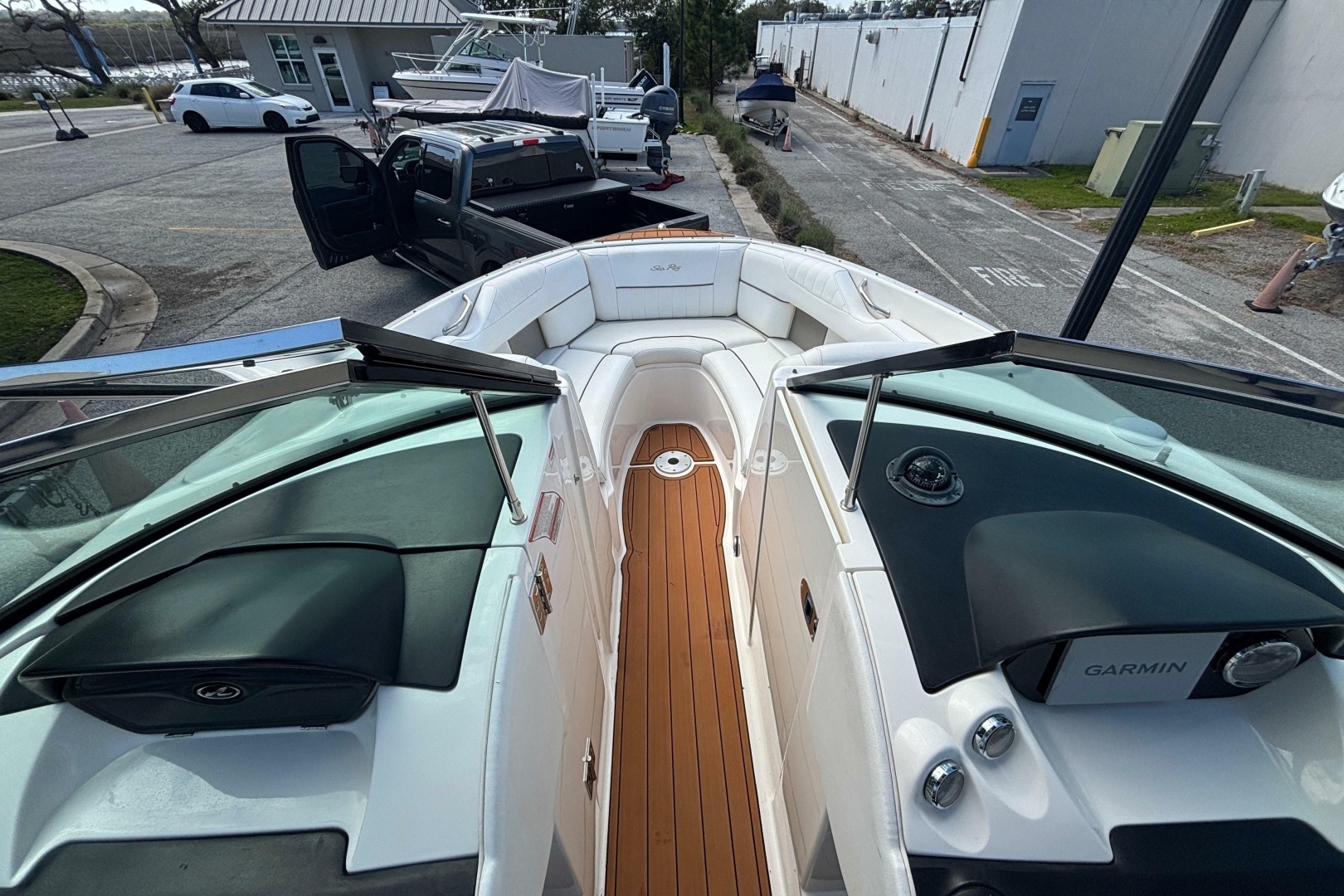 2008 Sea Ray 270 Sundeck - Image 19