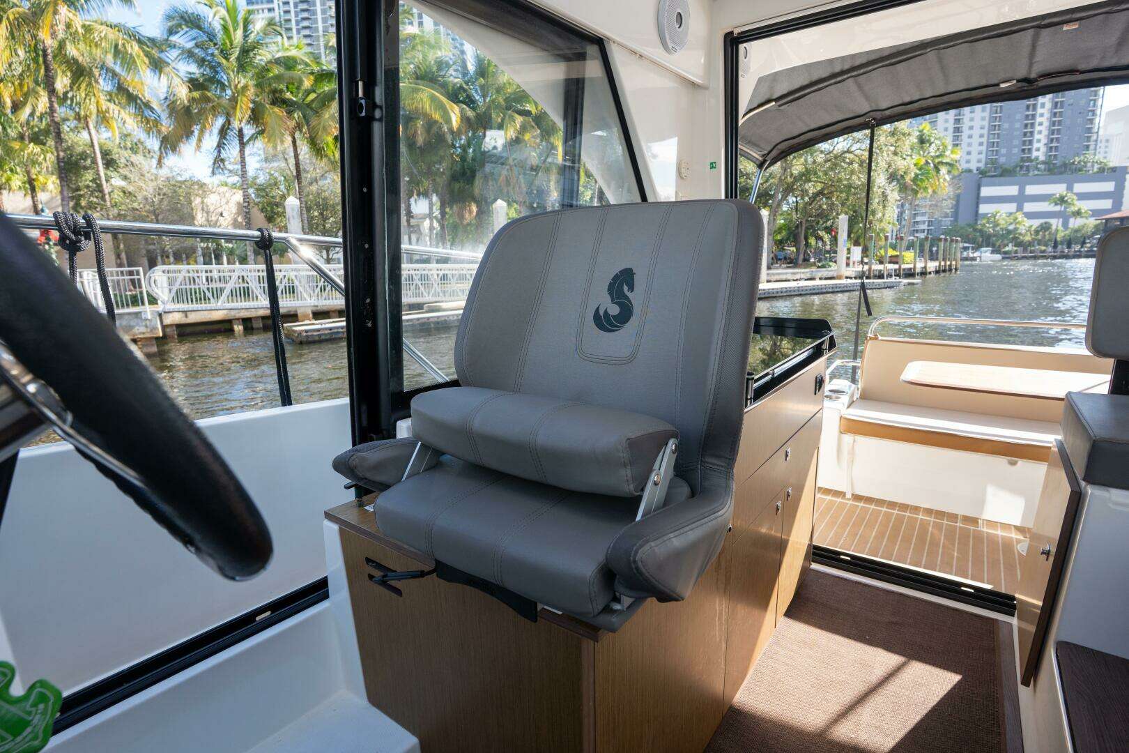 2021 Beneteau Antares 9 - Image 30