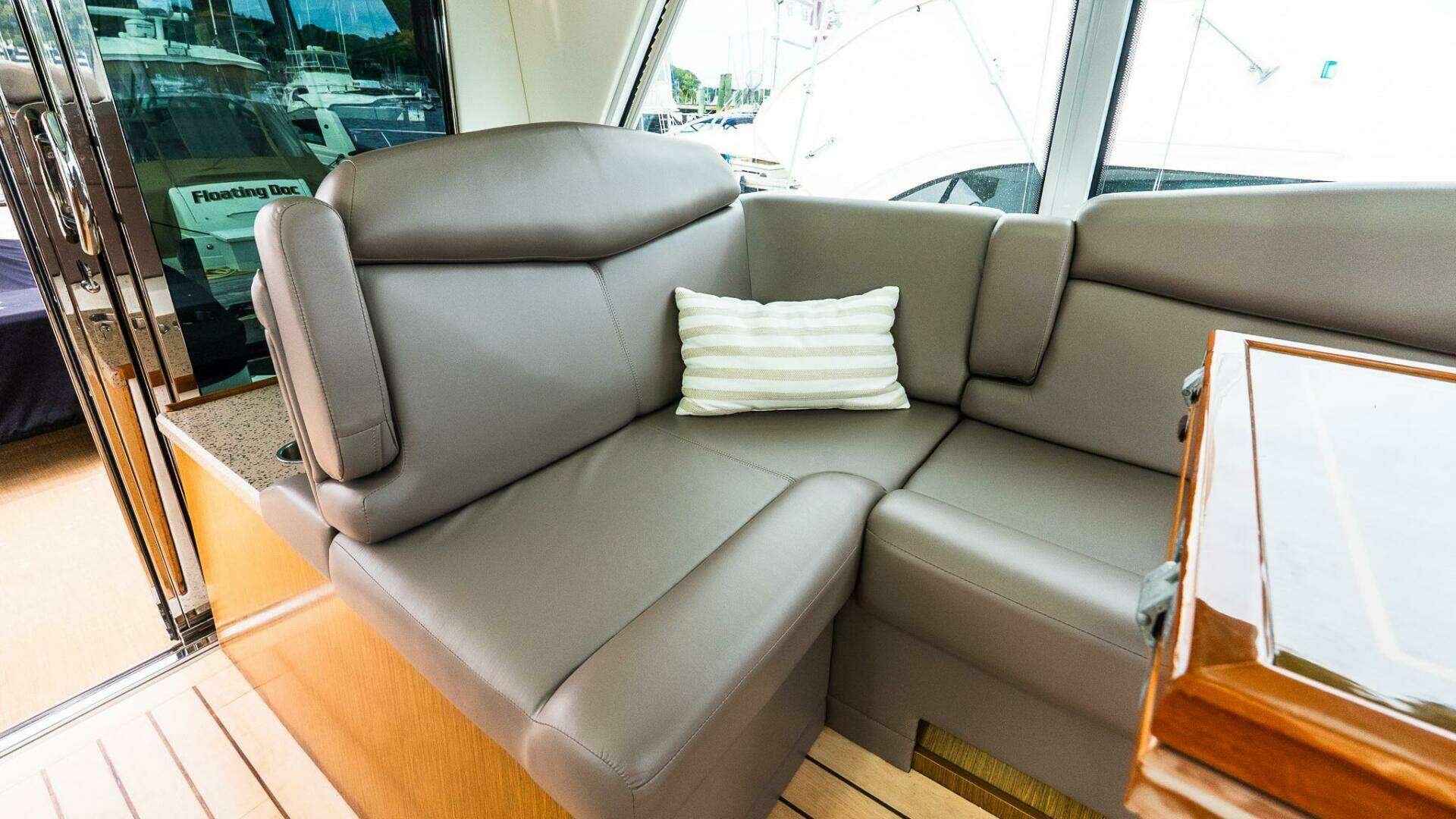 2013 Cruisers 48 Cantius - Image 25