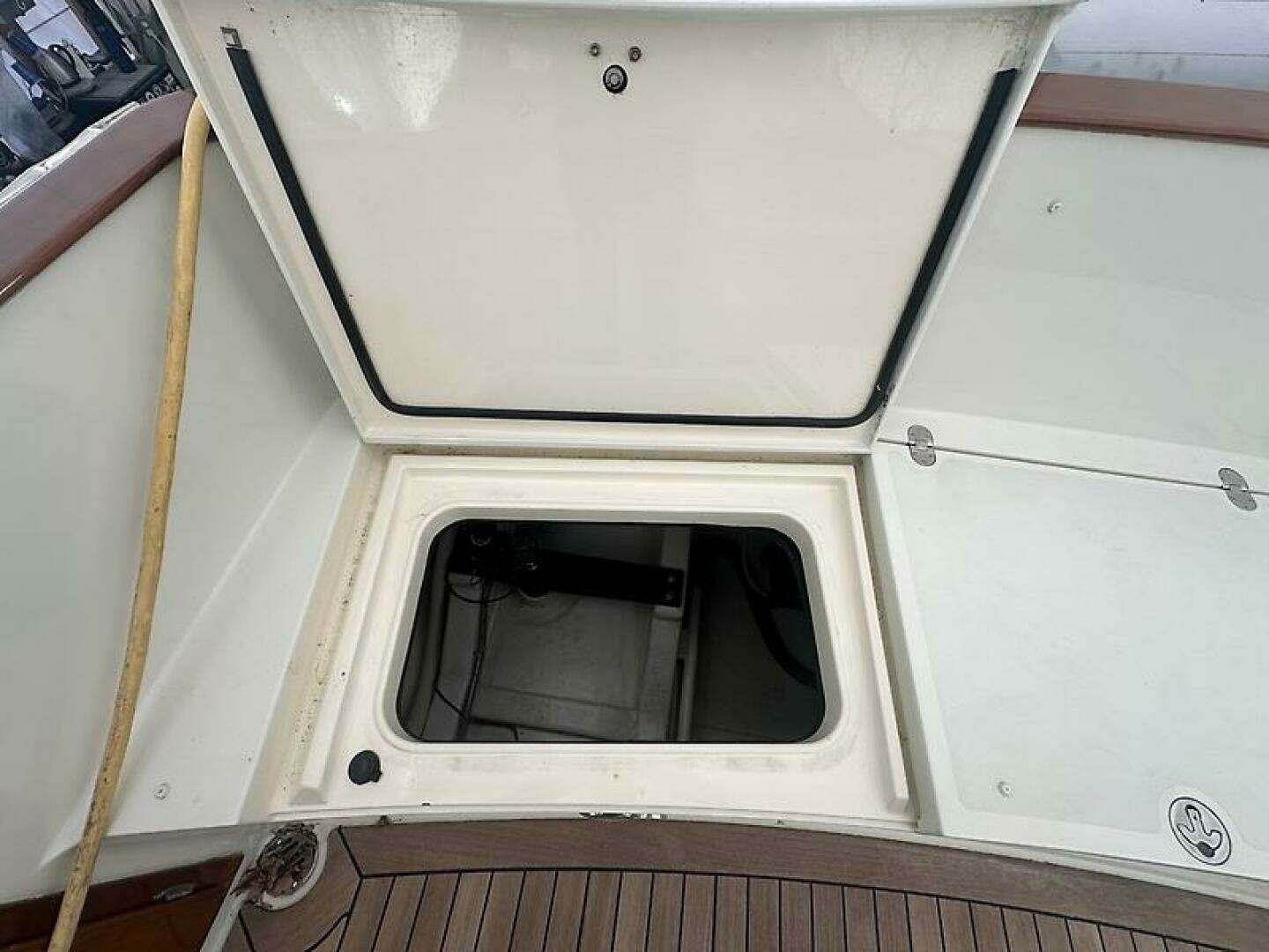 2002 San Juan 38 - Image 10
