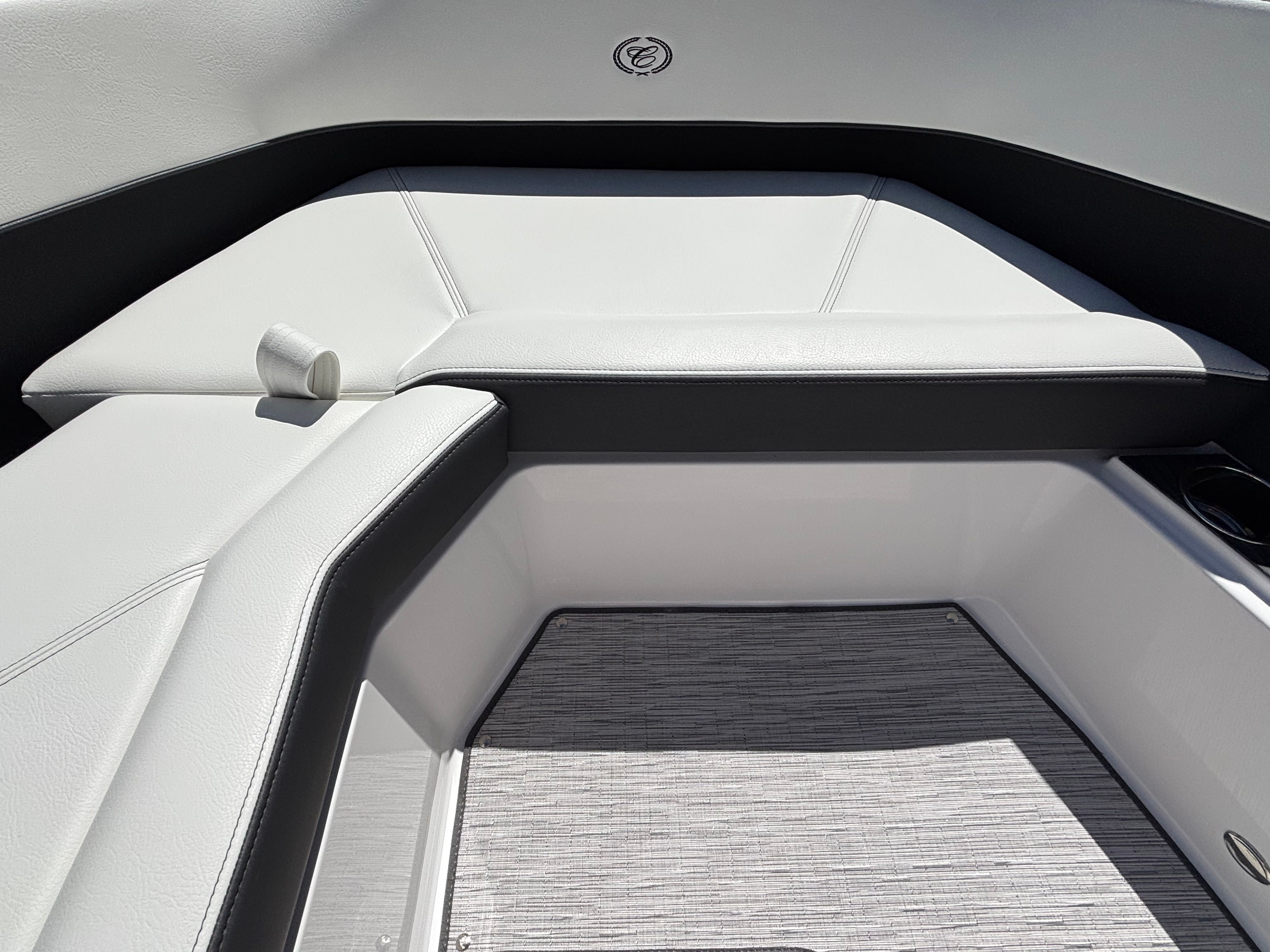 2026 Cobalt R8 Surf - 15