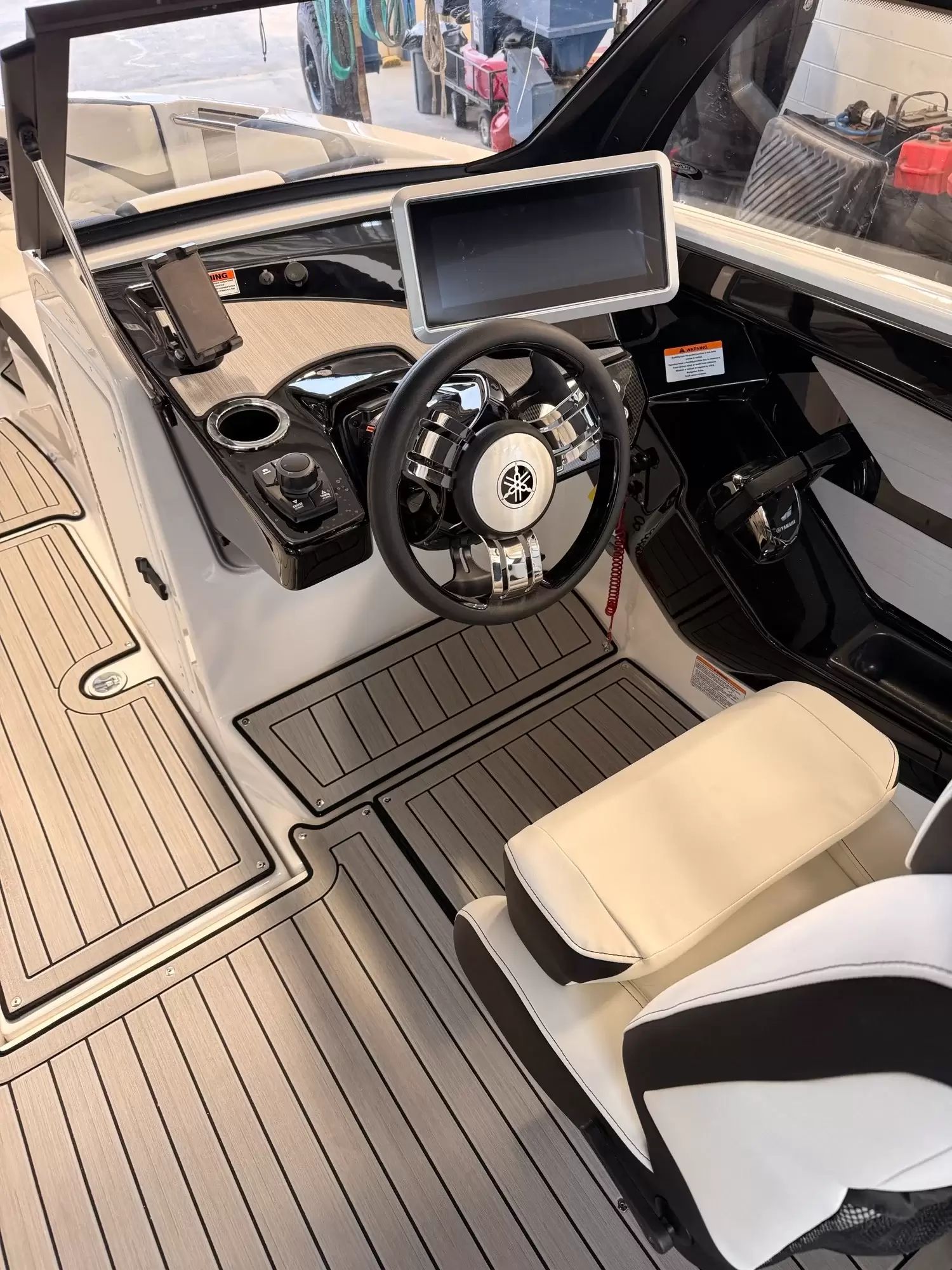 2026 Yamaha Boats 222SD - 18