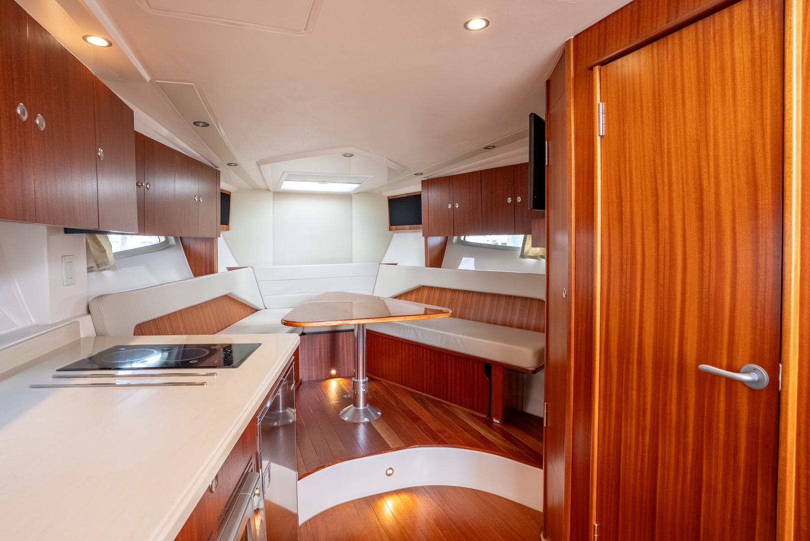 2015 Pursuit 365i SC - Image 24