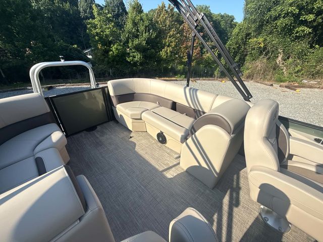 2026 Bentley Pontoons Legacy 223 Navigator - 7