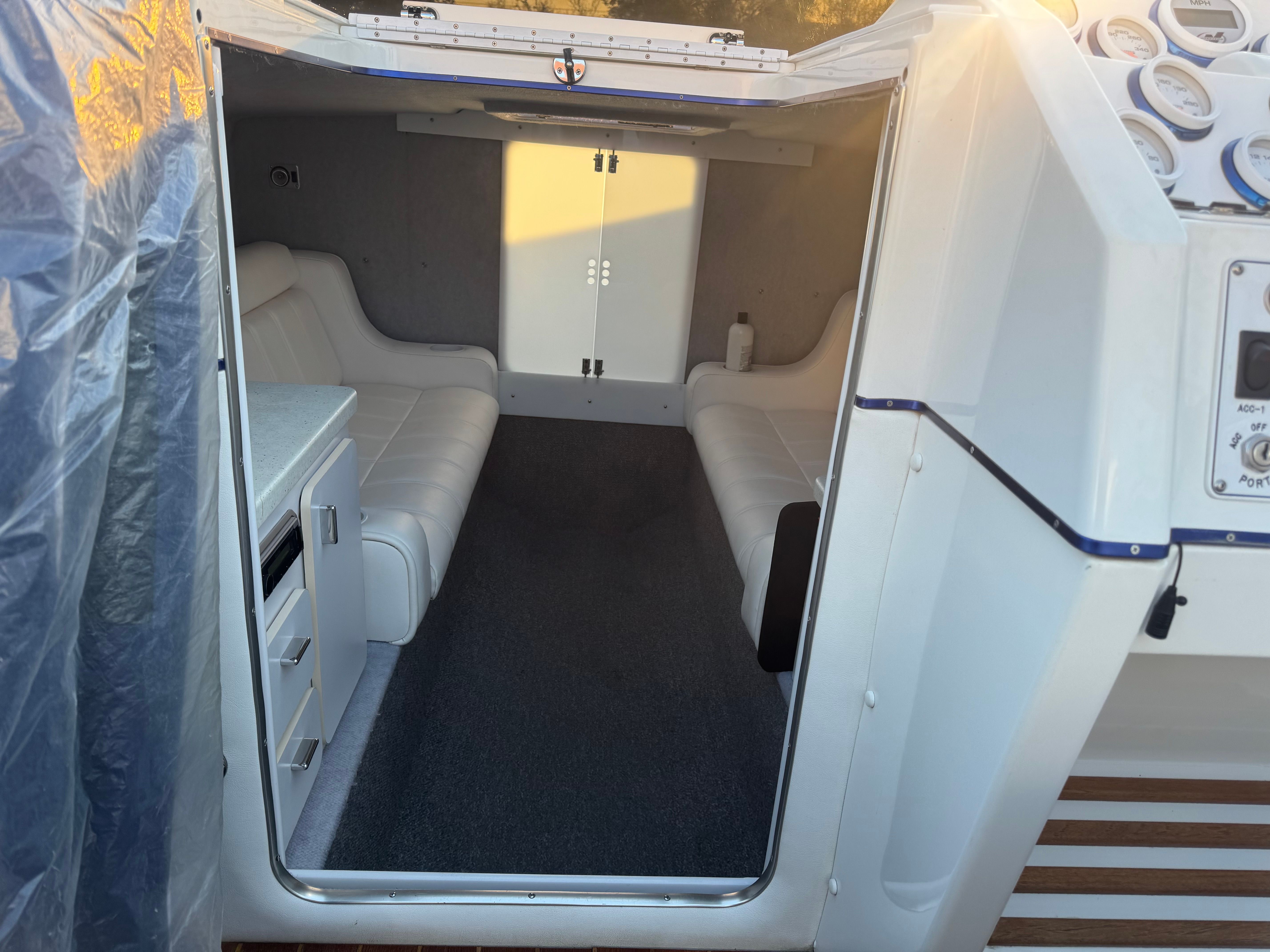 2001 Hallett 30T - 18