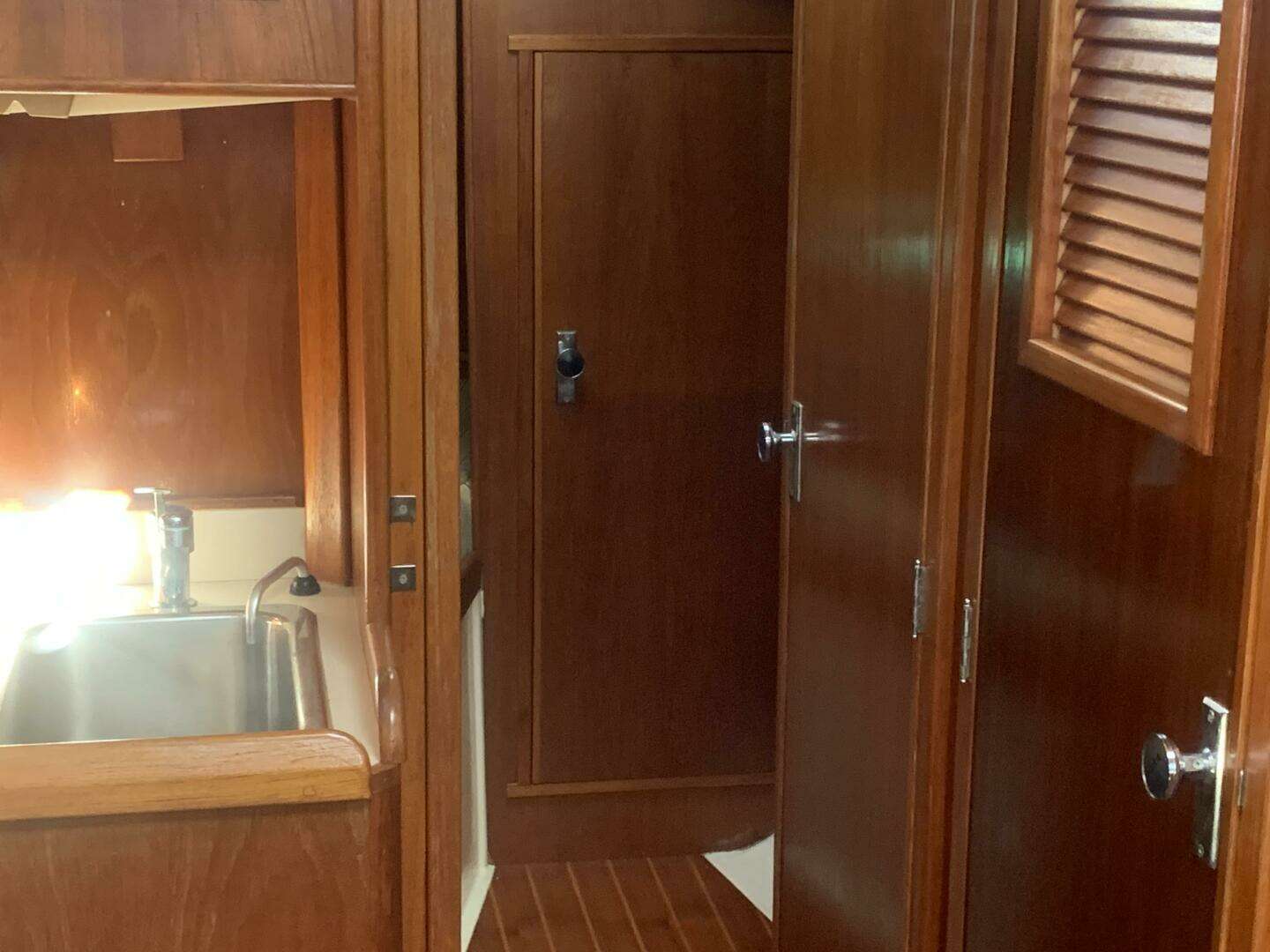 1987 Nonsuch Ultra 30 - Image 31