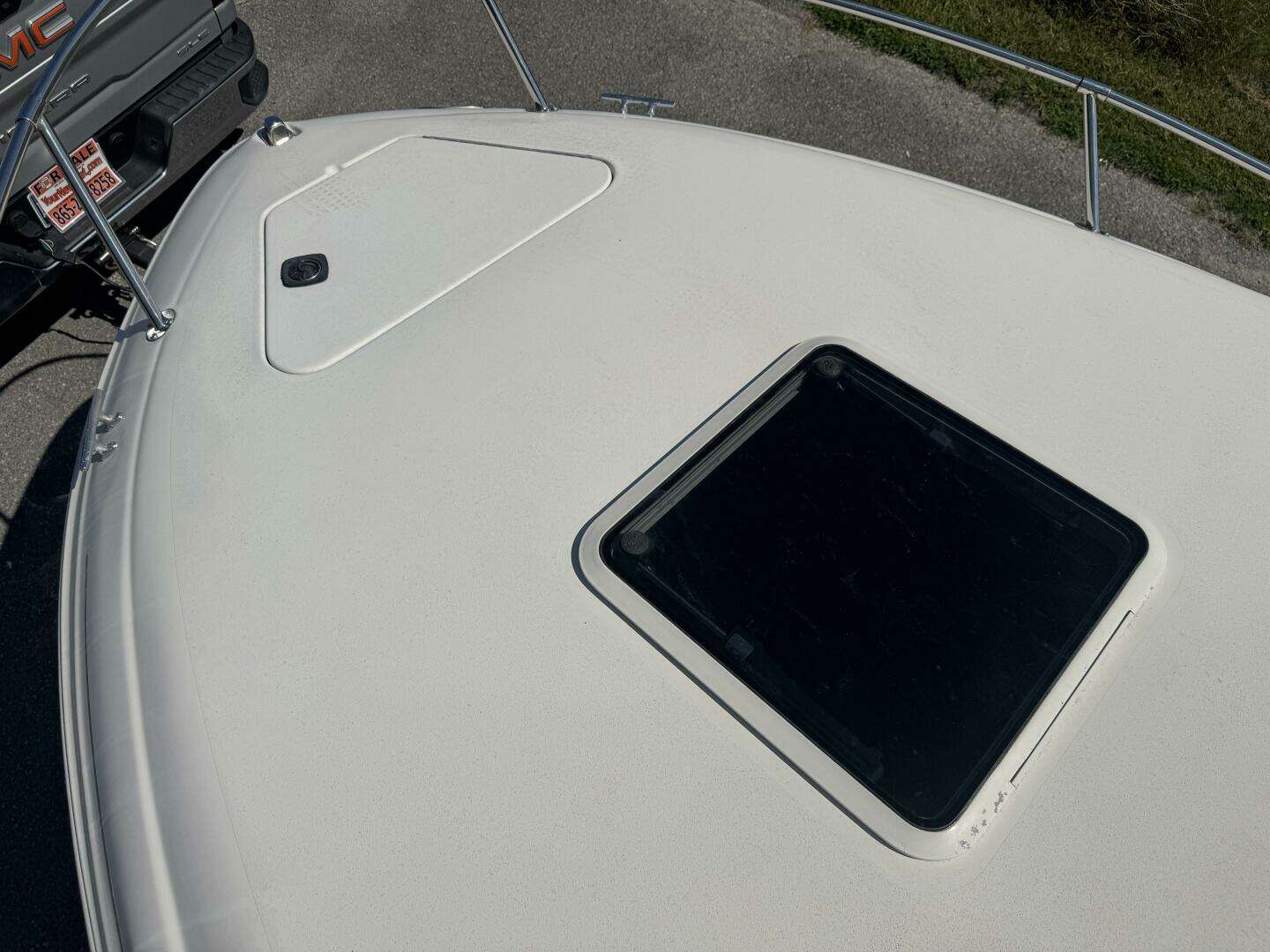 1999 Sea Ray 215 Express Cruiser - Image 81