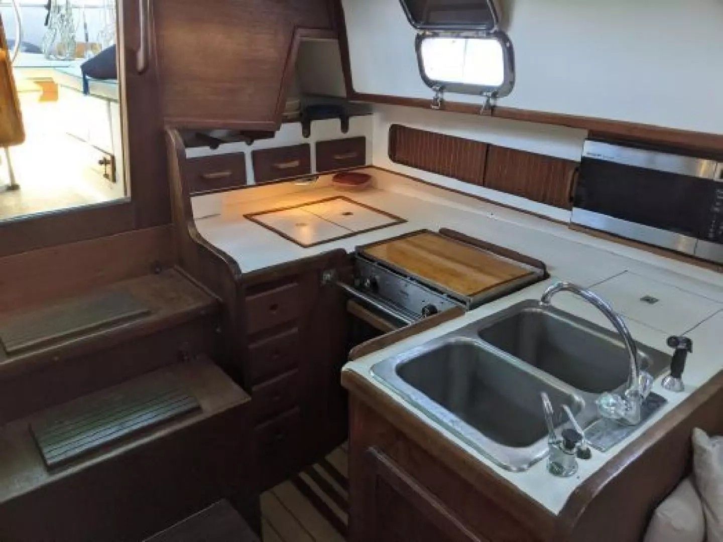1990 Caliber 33 - 7