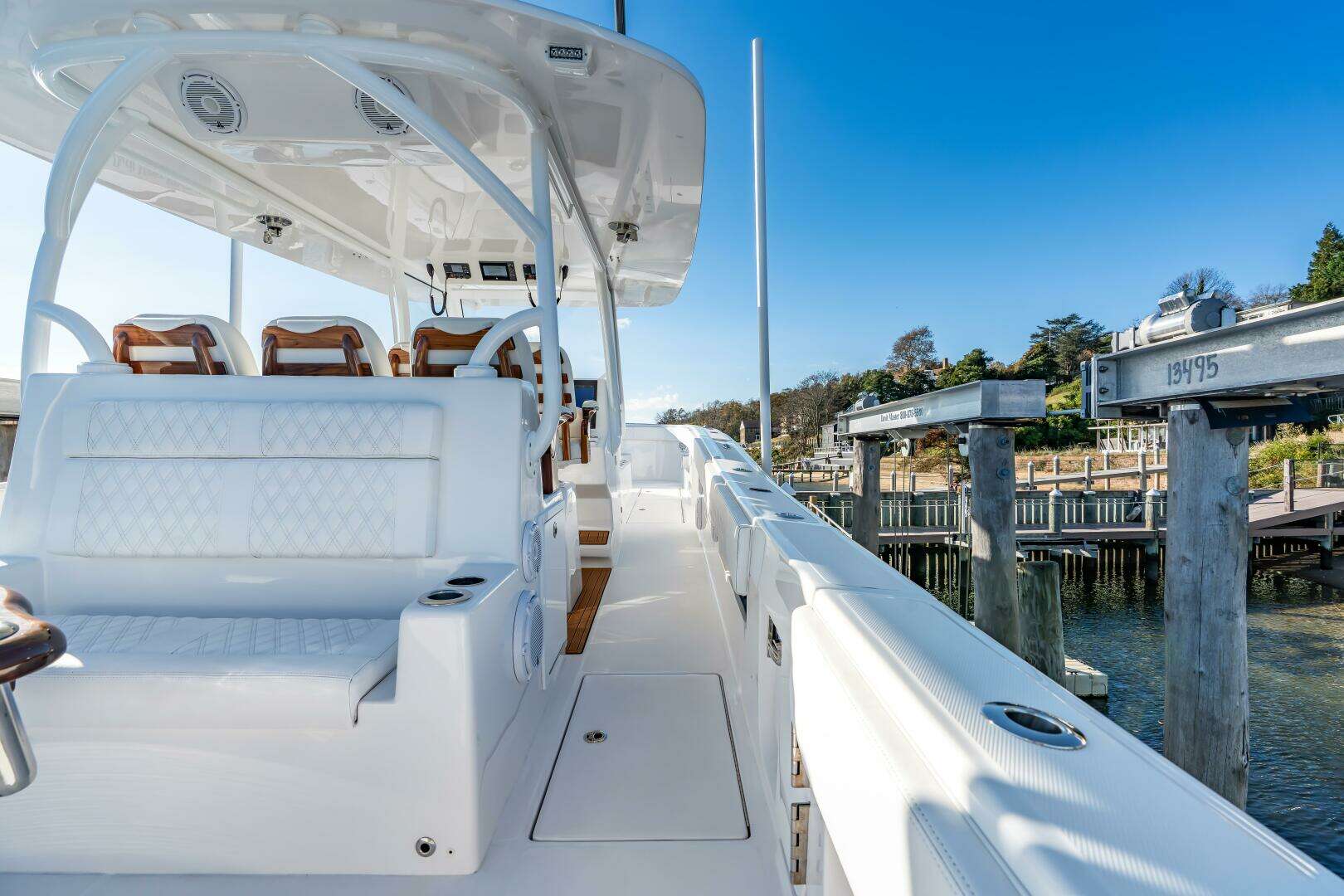 2025 Front Runner 43 Catamaran - Image 32