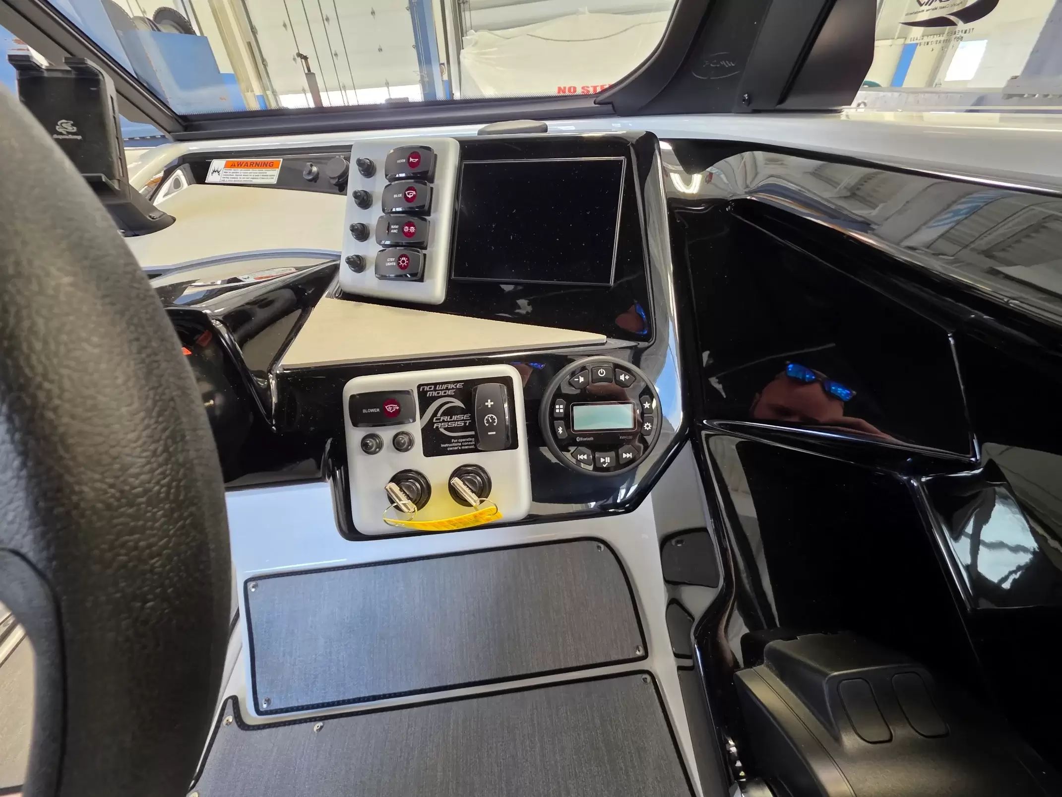 2026 Yamaha Boats AR220 - 17
