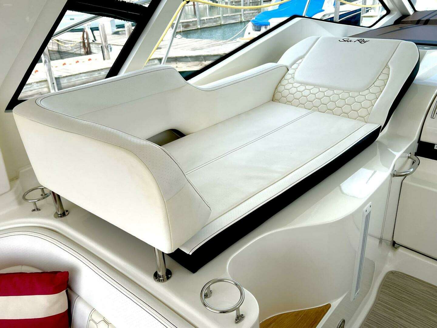 2019 Sea Ray Sundancer 350 Coupe - Image 19