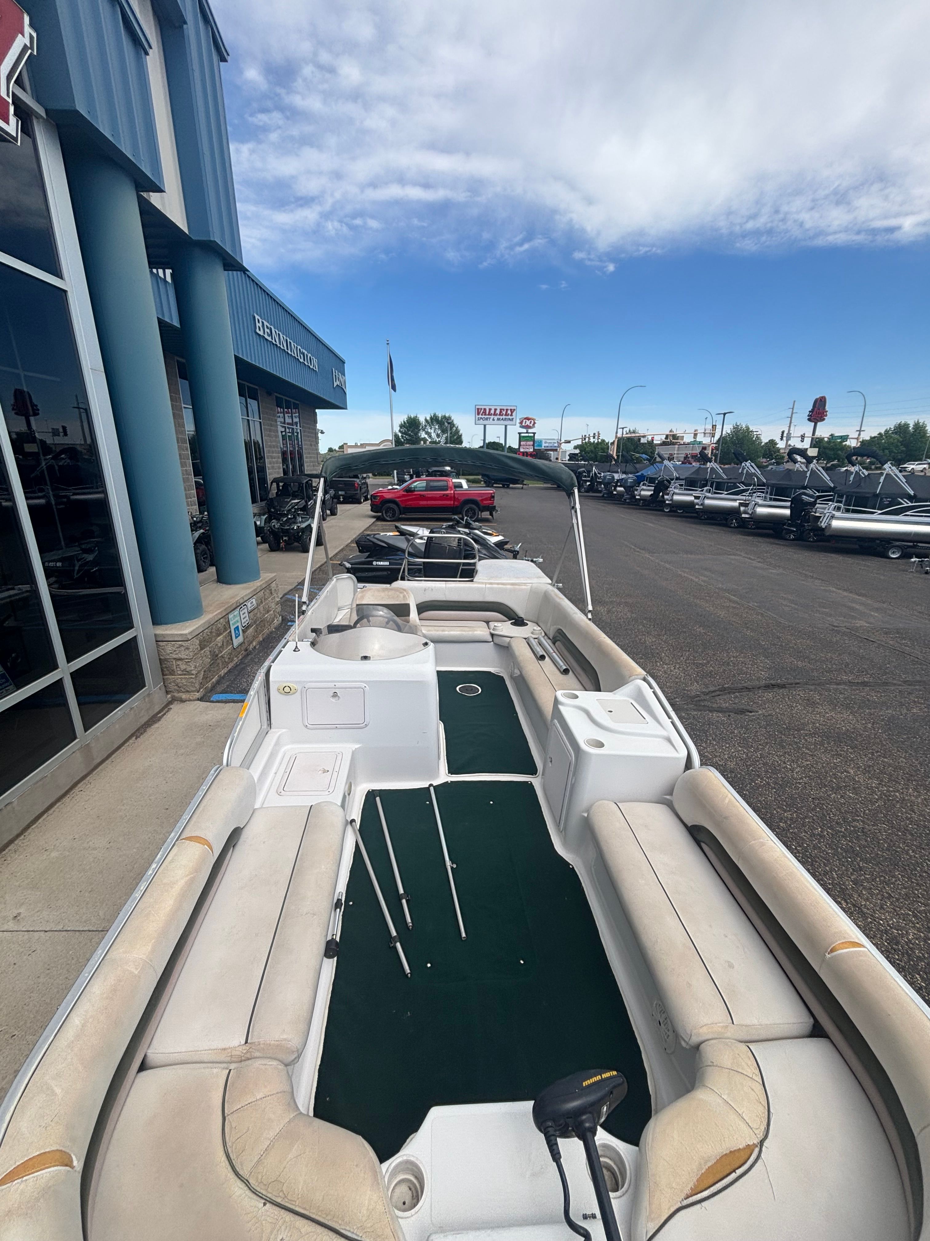 2001 Hurricane 228R Deckboat - 11