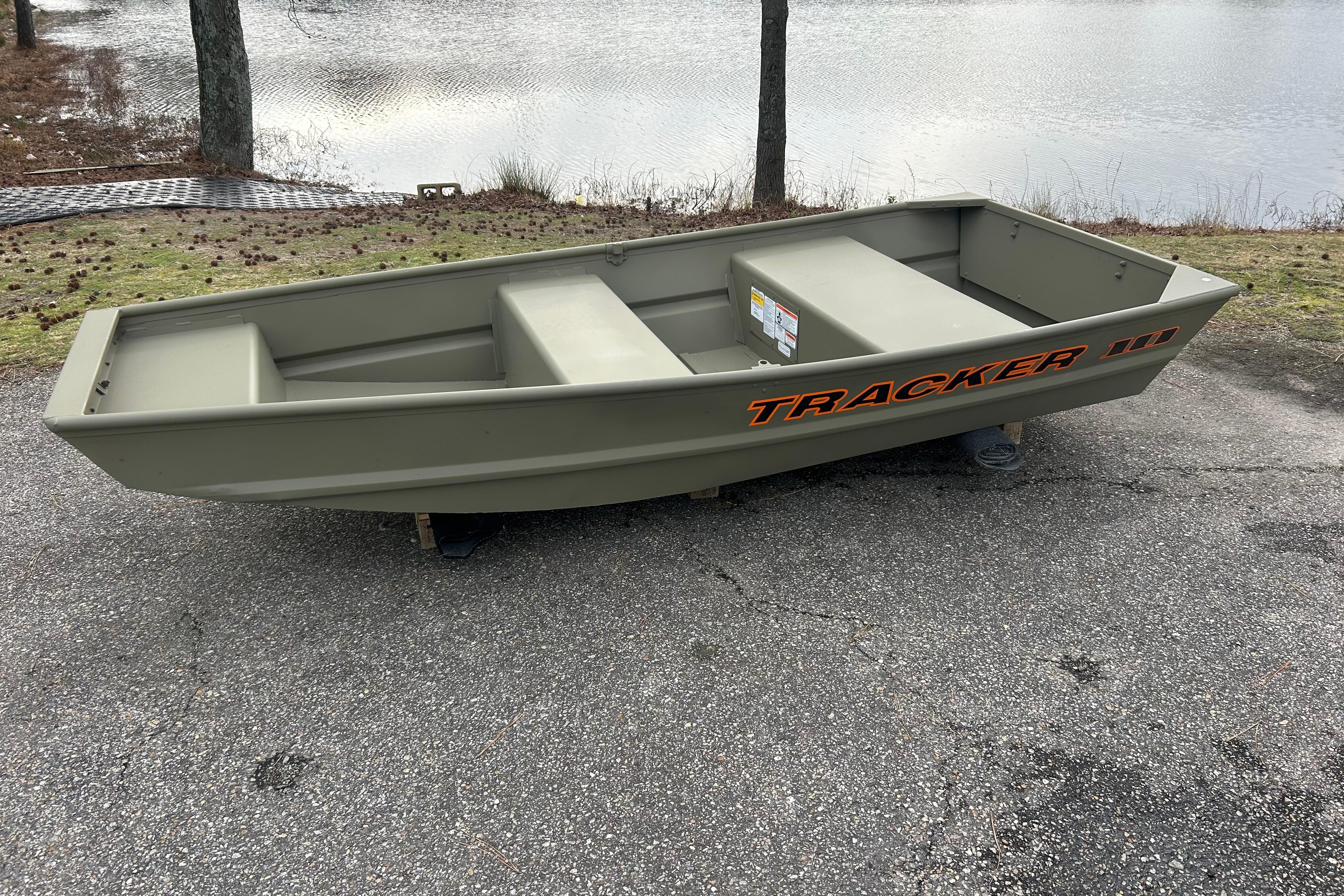 2026 Tracker Grizzly 10 Jon