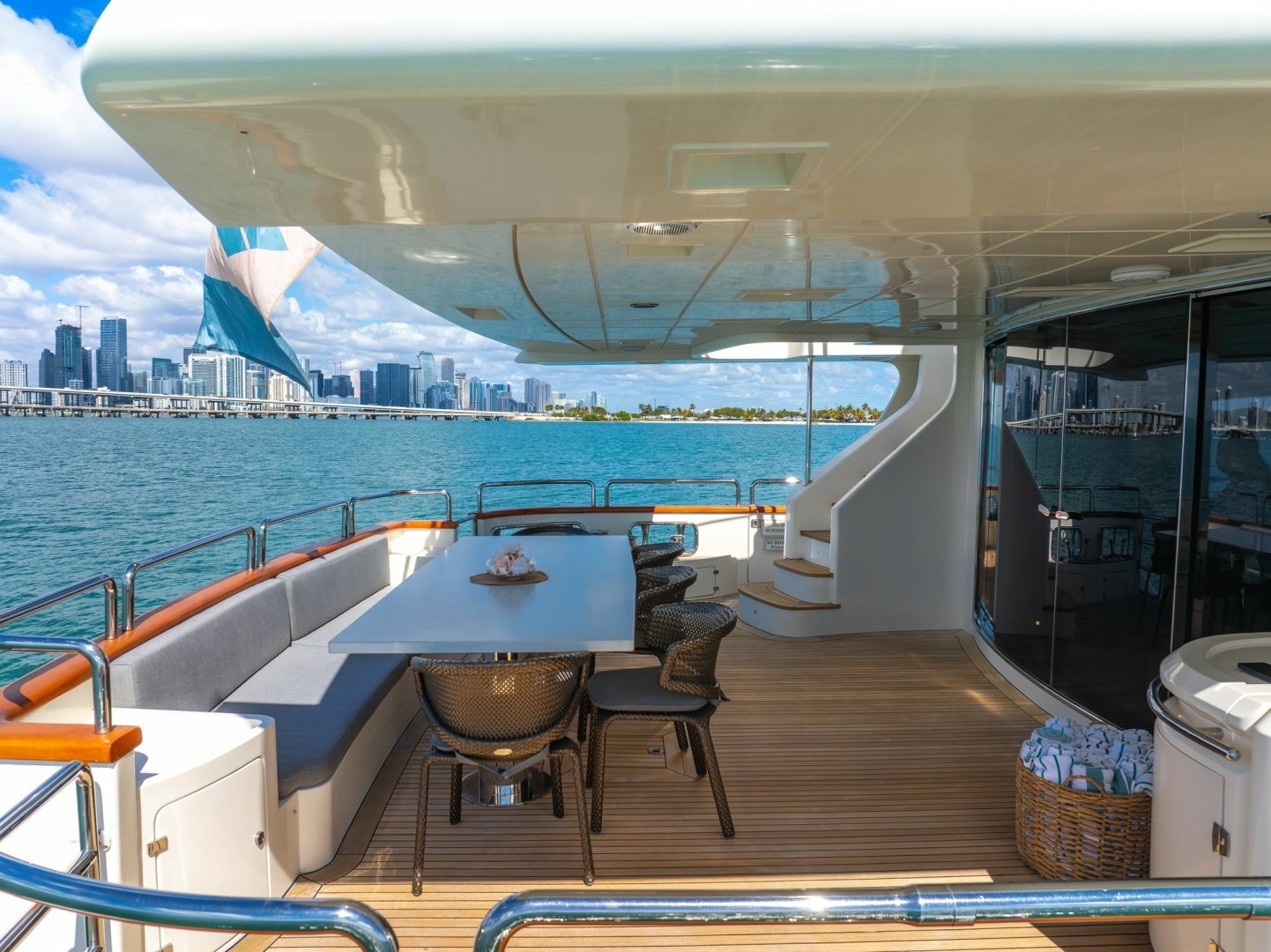 2005 Azimut 105 - Image 48
