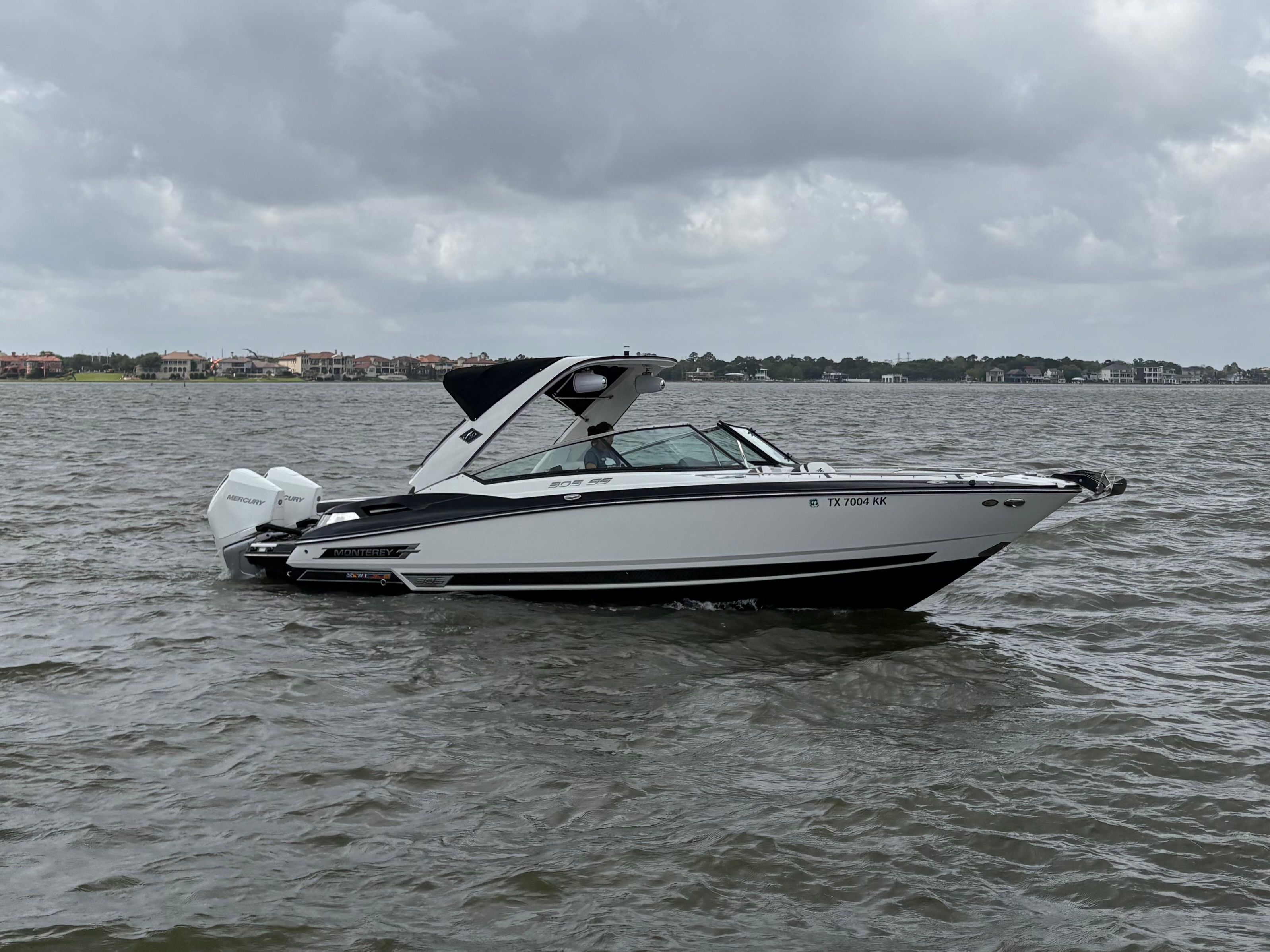2019 Monterey 305 SS - 10