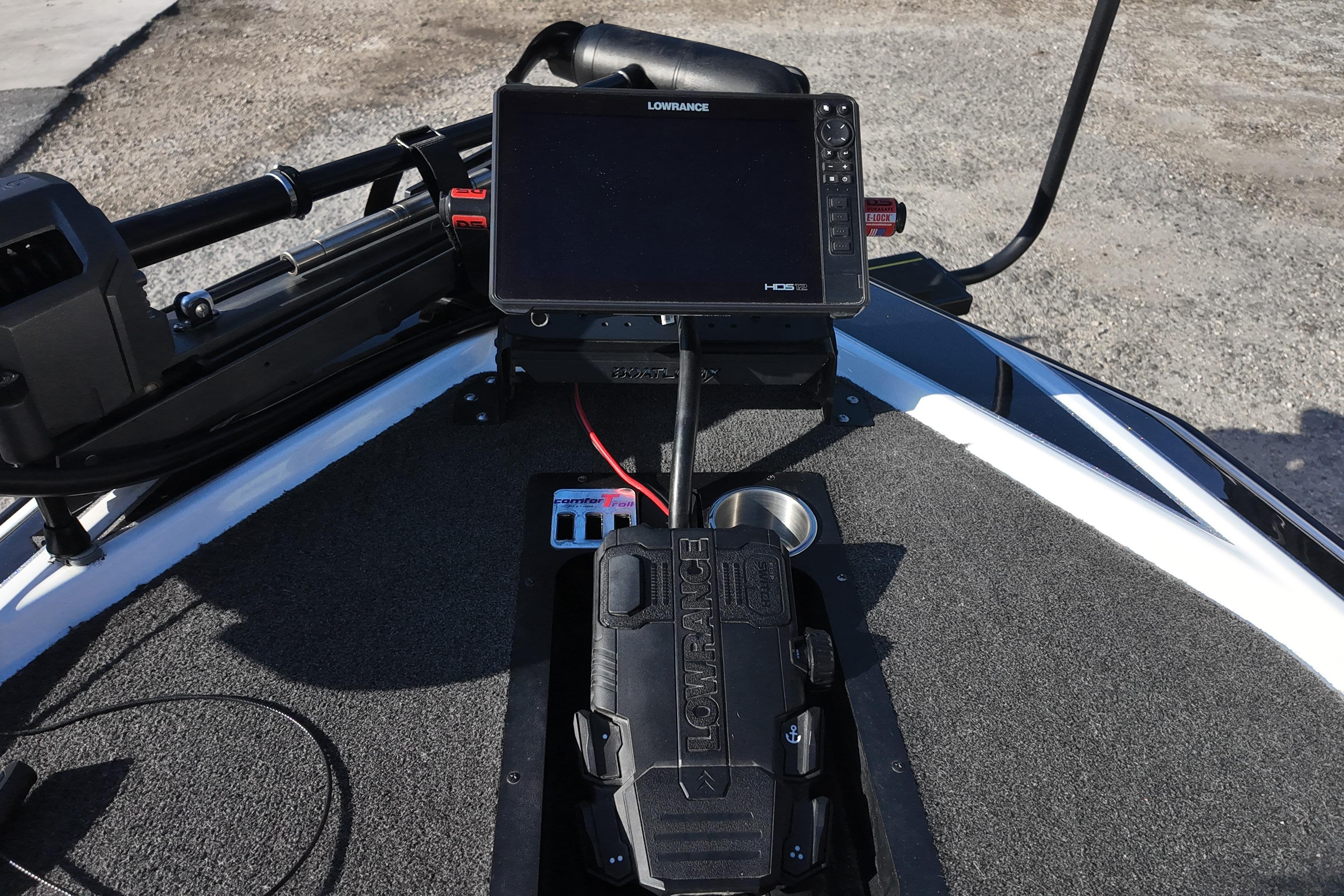 2022 Bullet 21SDC boat dashboard with Lowrance HDS display and trolling motor controls.