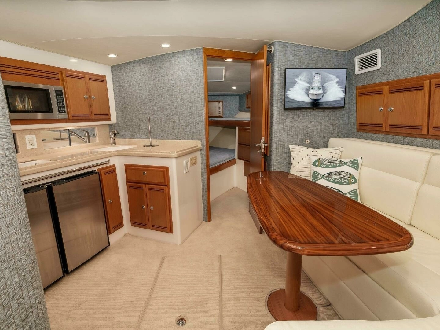 2008 Cabo 38 Express - Image 10