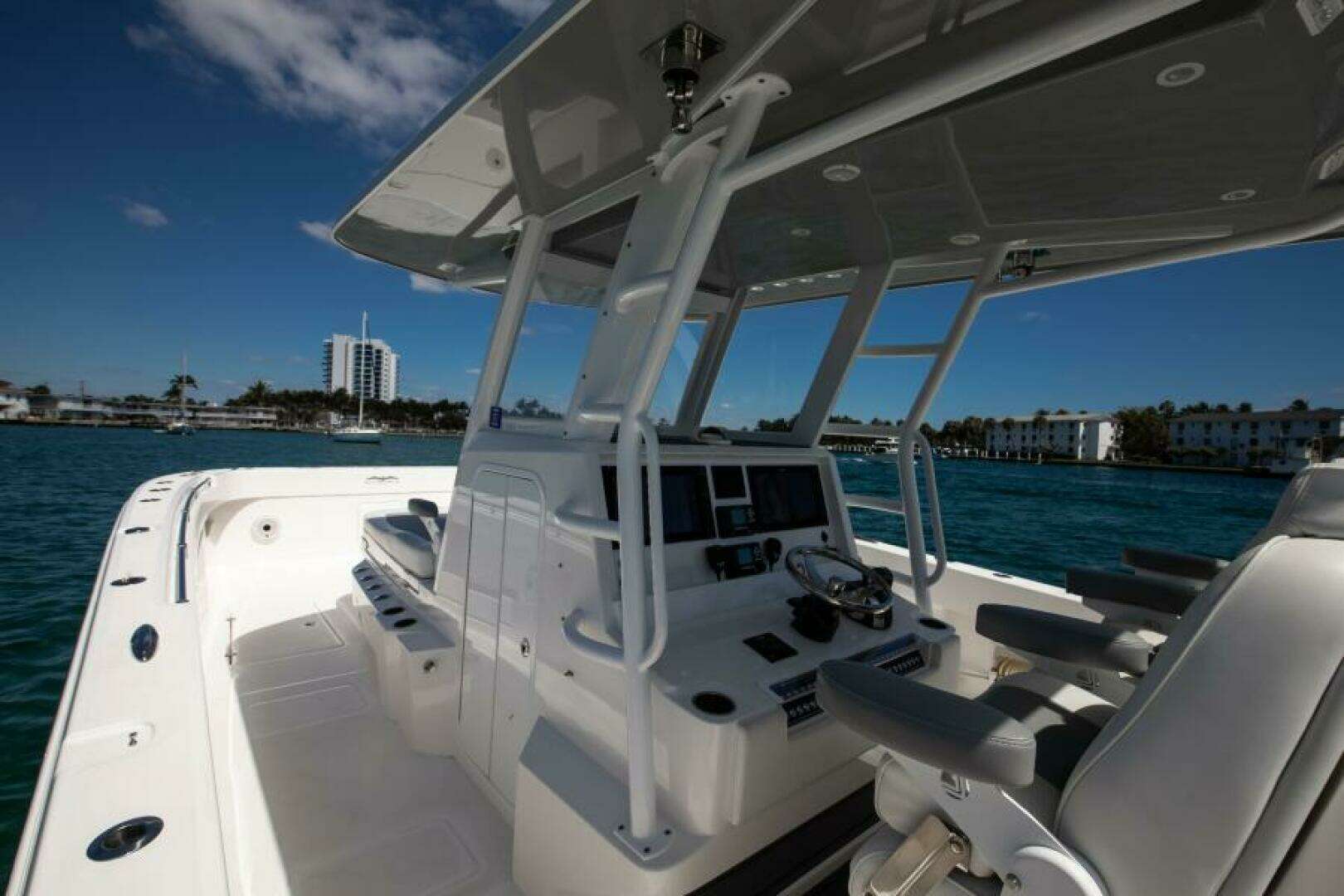 2021 Invincible 35 Catamaran - Image 11