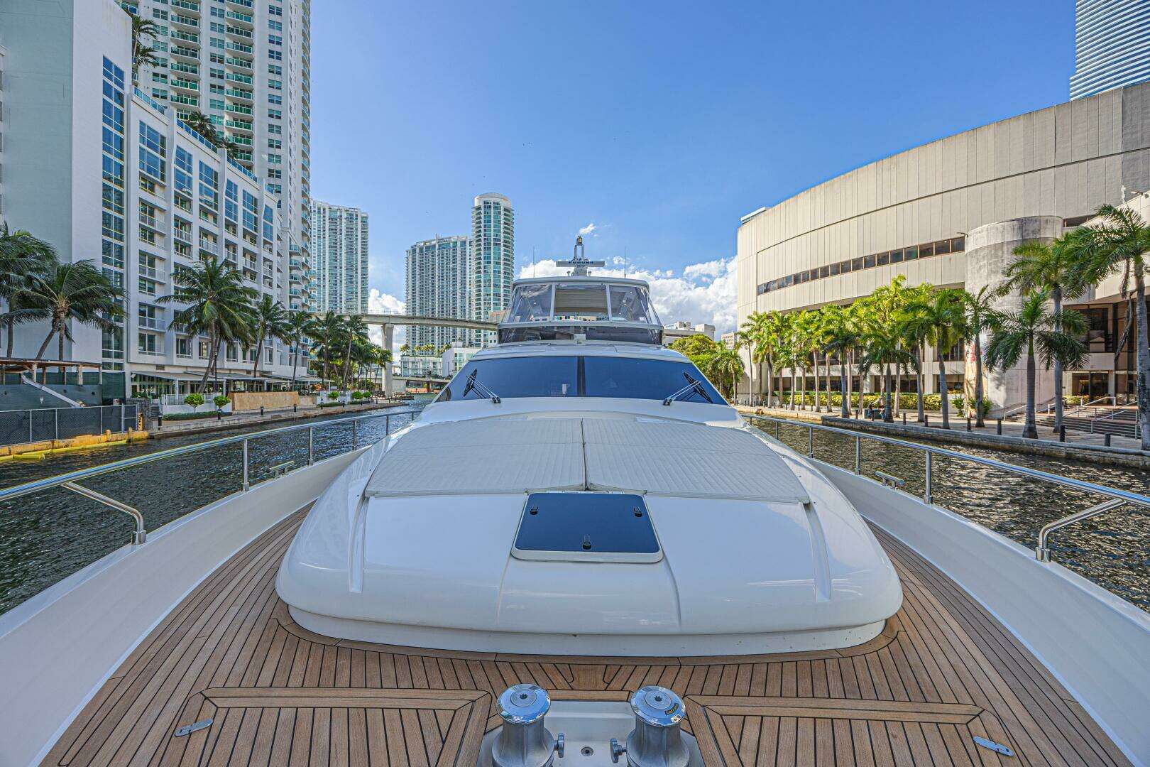2011 Ferretti Yachts 830 - Image 19