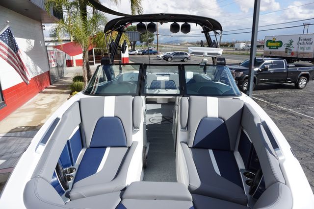 2025 MasterCraft X24 Supercharged 6.2L - 9K Rebate Eligible - 11